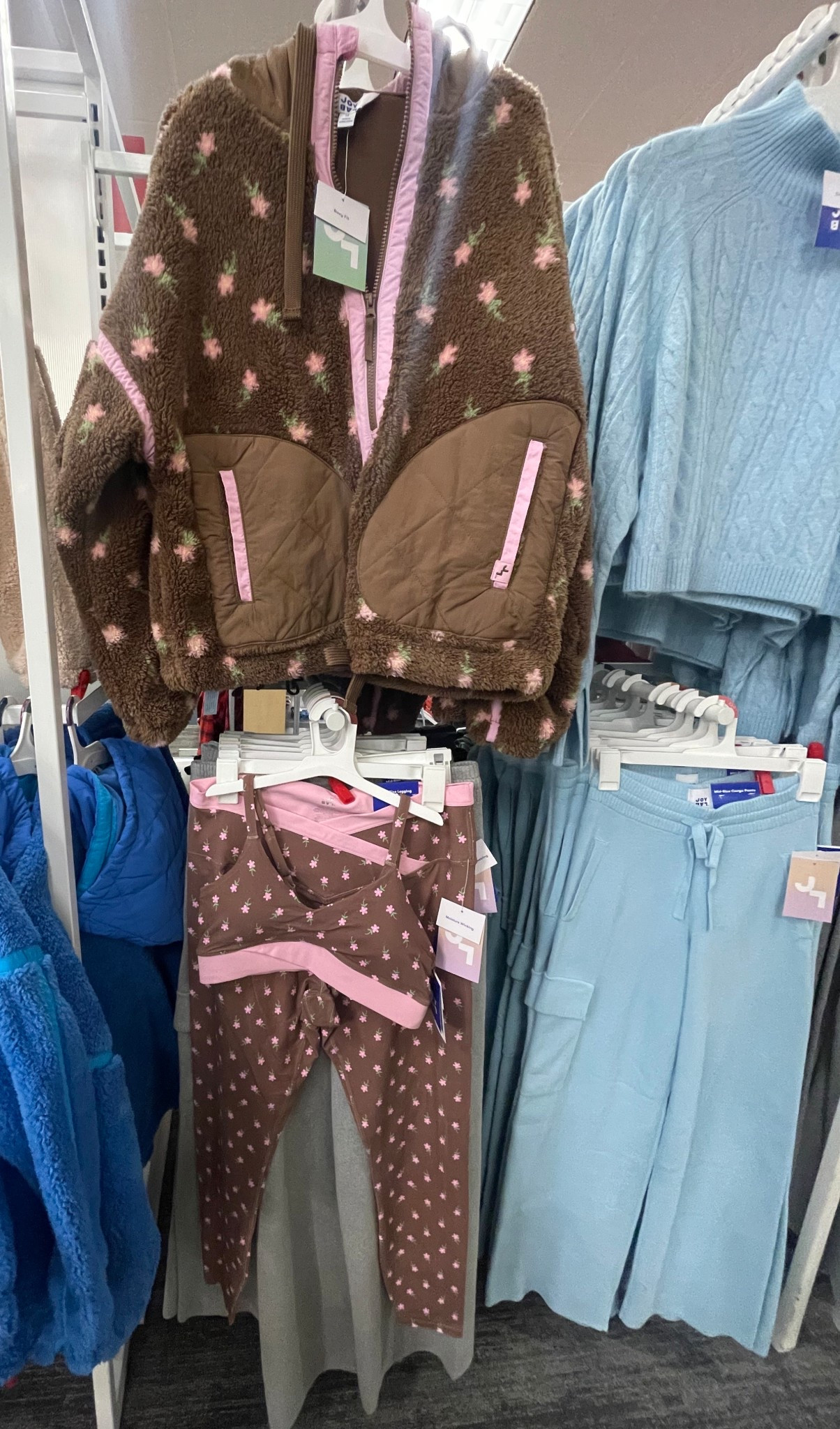 The cutest set from Target. Just bought for my teen 

Target Tuesday, target workout outfit, target outfit, target, target leggings, target set 

#LTKActive #LTKfitnessgoals #LTKGiftGuide