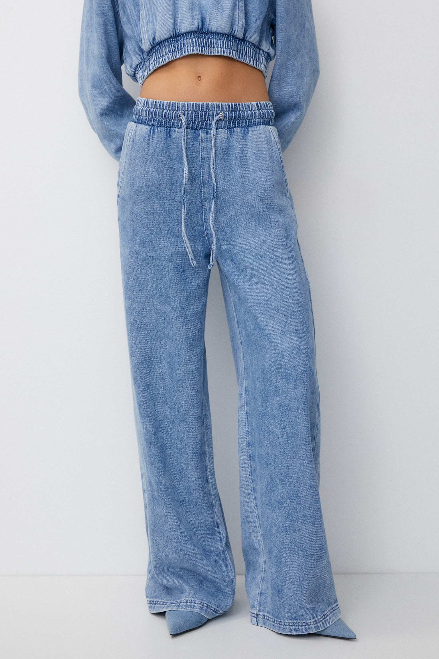 Wide-leg joggers with elastic waist | PULL and BEAR UK