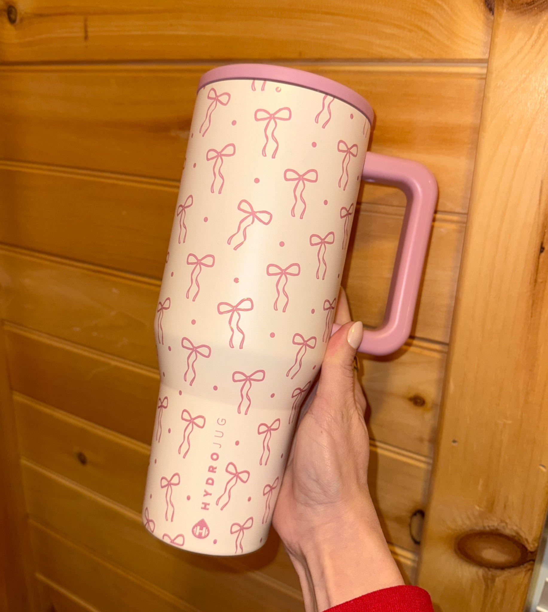 Hubby surprised me with a new HydroJug and I’m obsessed with the bows 💗🎀🌸

#LTKHoliday #LTKHome #LTKGiftGuide