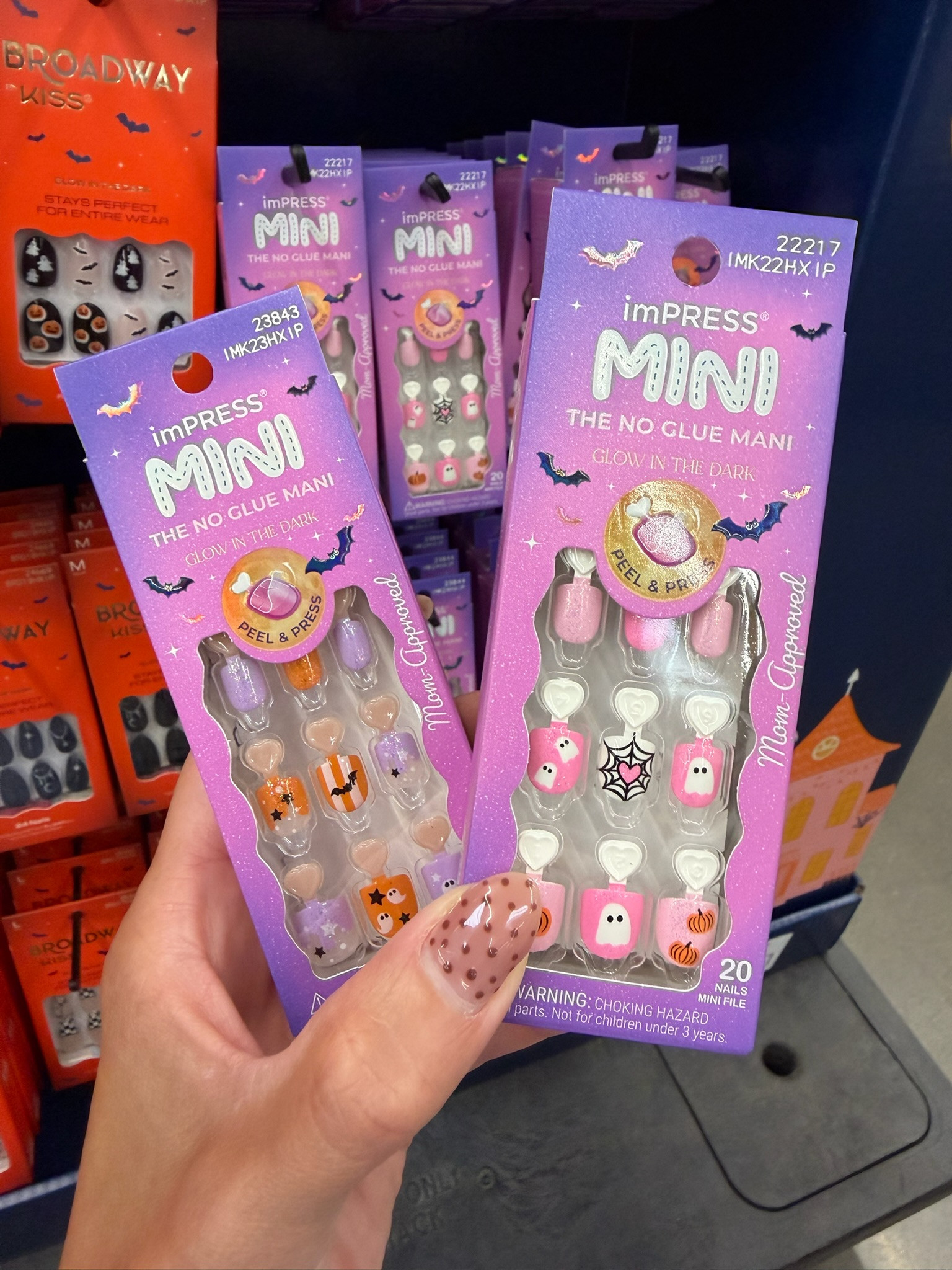 The CUTEST little Halloween nails!!👻🎃 Love these for kids!





Halloween nails, kids Halloween nails, press on nails, Halloween beauty, Halloween finds, spooky season, Halloween accessories, carla.bushey 

 #LTKSeasonal #LTKBeauty