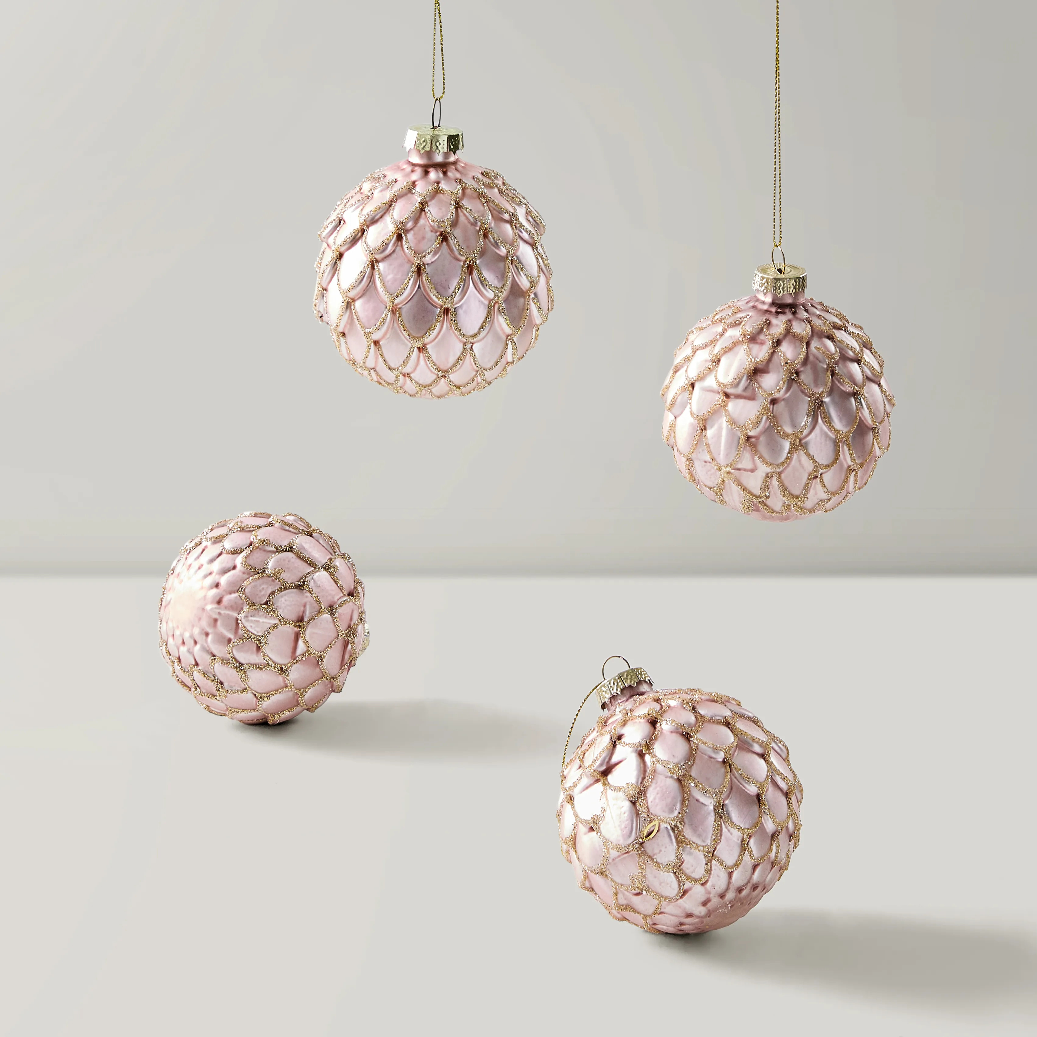 Glittered Scallop Ornament - Set of 4 | Z Gallerie