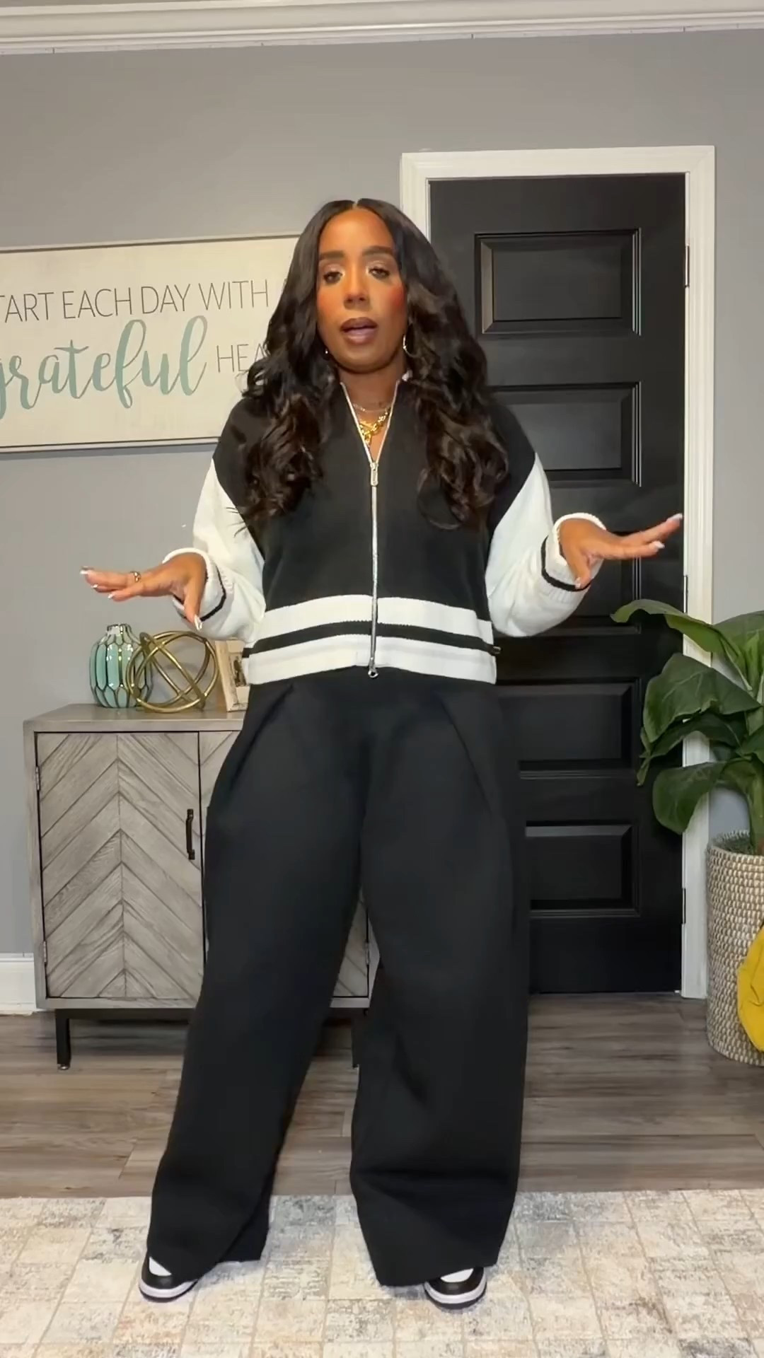 Size small in top & medium in bottoms 

#LTKMidsize #LTKootd #LTKFindsUnder100