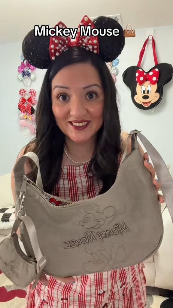 ✨ A little Mickey magic for your everyday look! 🐭🤎

This taupe Disney Store Mickey Mouse purse is the perfect neutral accessory for Disney days, date nights, or whenever you want to carry a little bit of the magic with you! 🎀✨ I love that the taupe color makes it so easy to pair with just about anything while still giving those unmistakable Mickey vibes. 🥰

🛍️ Shop this Disney find through my LTK!

#DisneyStyle #DisneyPurse #MickeyMouse #DisneyLovers #LTKFinds

#LTKootd #LTKgrwm #LTKdayinmylife