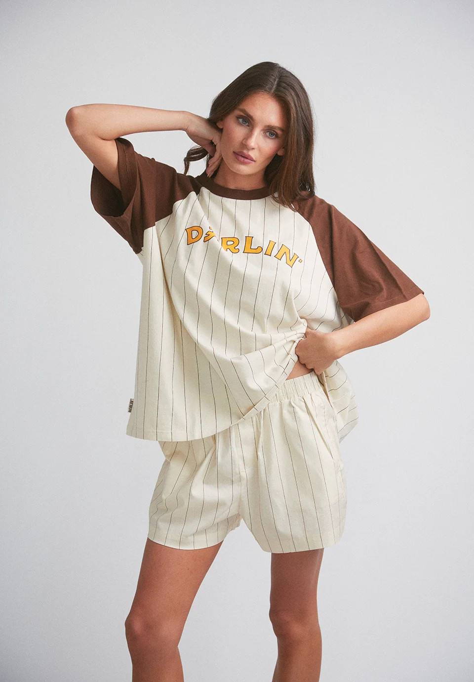 Old Skool Raglan Tee - Vanilla/Hickory | Darlin'