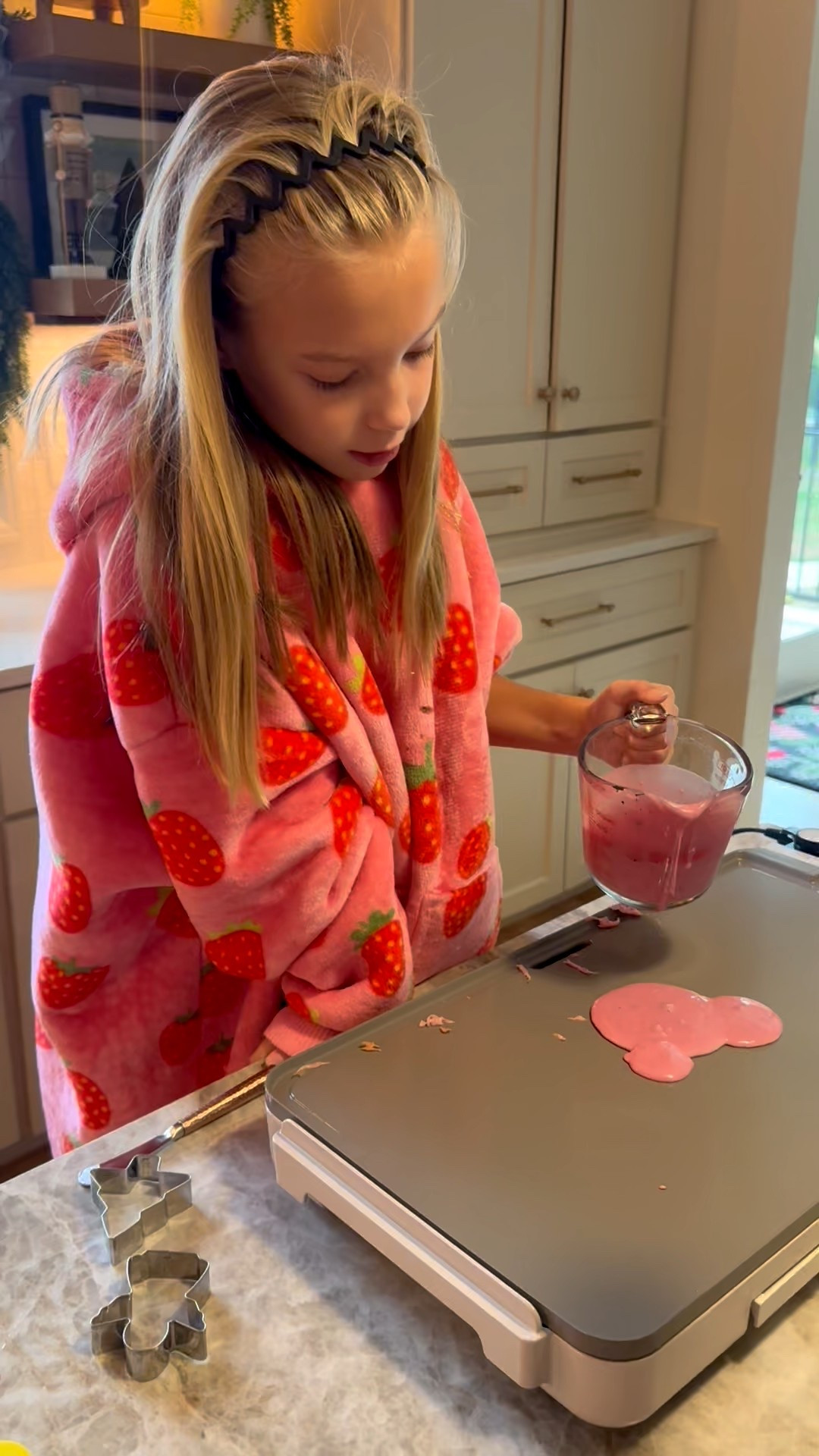 Remi’s cozy strawberry blanket hoodie 🍓❄️
Amazon finds. Kids gift guide. Girls gift guide. Tween gift guide. 

#LTKKids #LTKGiftGuide