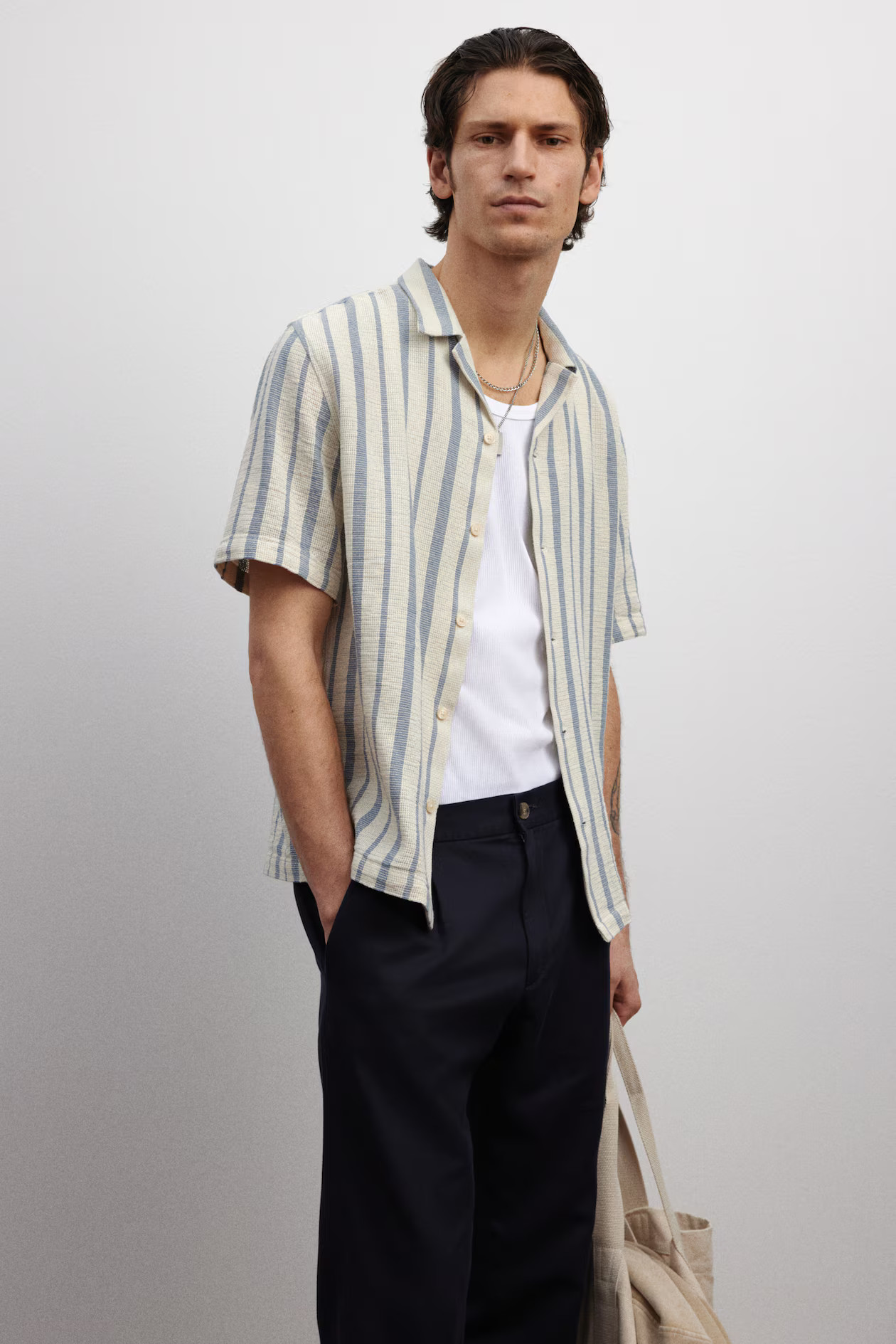 Regular-Fit Textured Resort Shirt | H&M (US + CA)