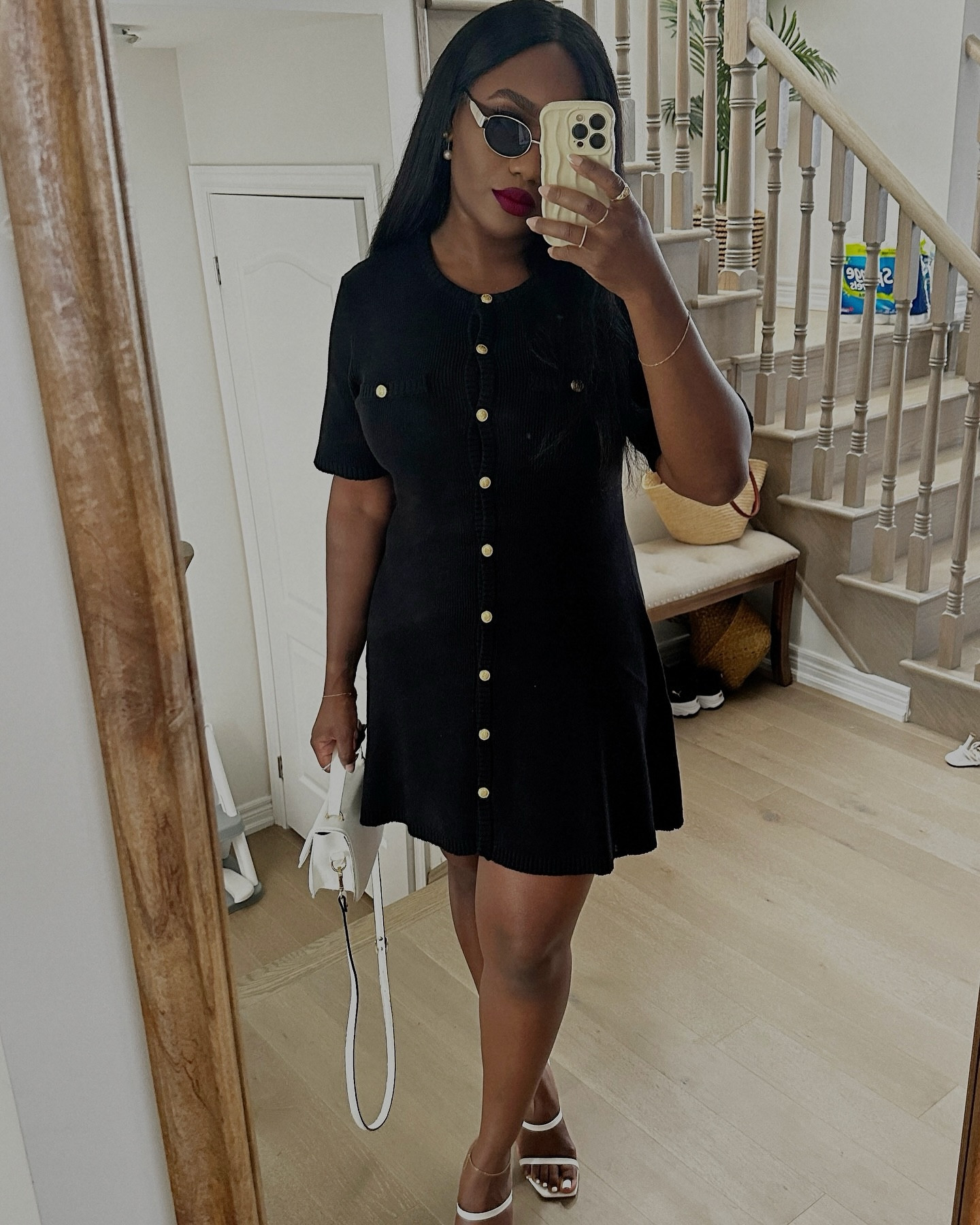 Quietly removes horse cover photo 🤣… OUCH!

Let’s chat below 👇🏿 
.
.
.
.
.
.

Content creators, I’ve got a question for you! I’ve heard mixed things from different “experts” if you will.

Are you focused on a “cohesive feed” or are you more focused on the content you’re pushing out?! What do you think best?