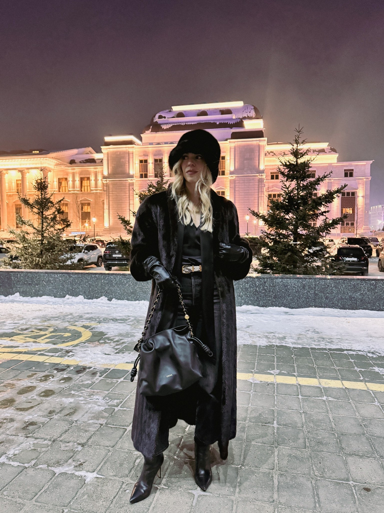 Date night outfit, vintage fur coat, fur bucket hat, snakeskin belt, @Levi's black jeans, Loewe Flamenco pouch handbag

#LTKOver40 #LTKSeasonal #LTKValentine