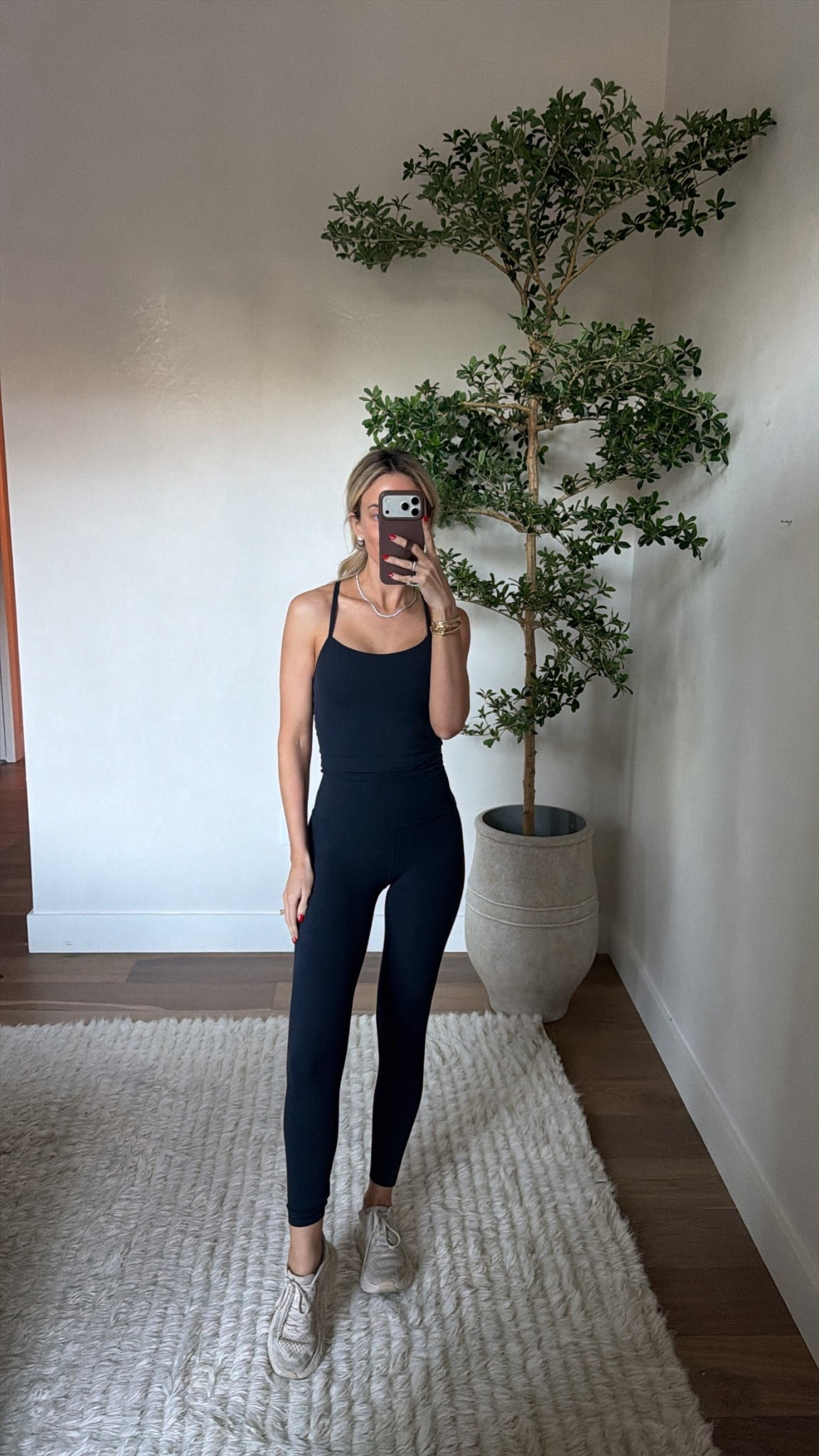 Wearing a S! Color: true navy 