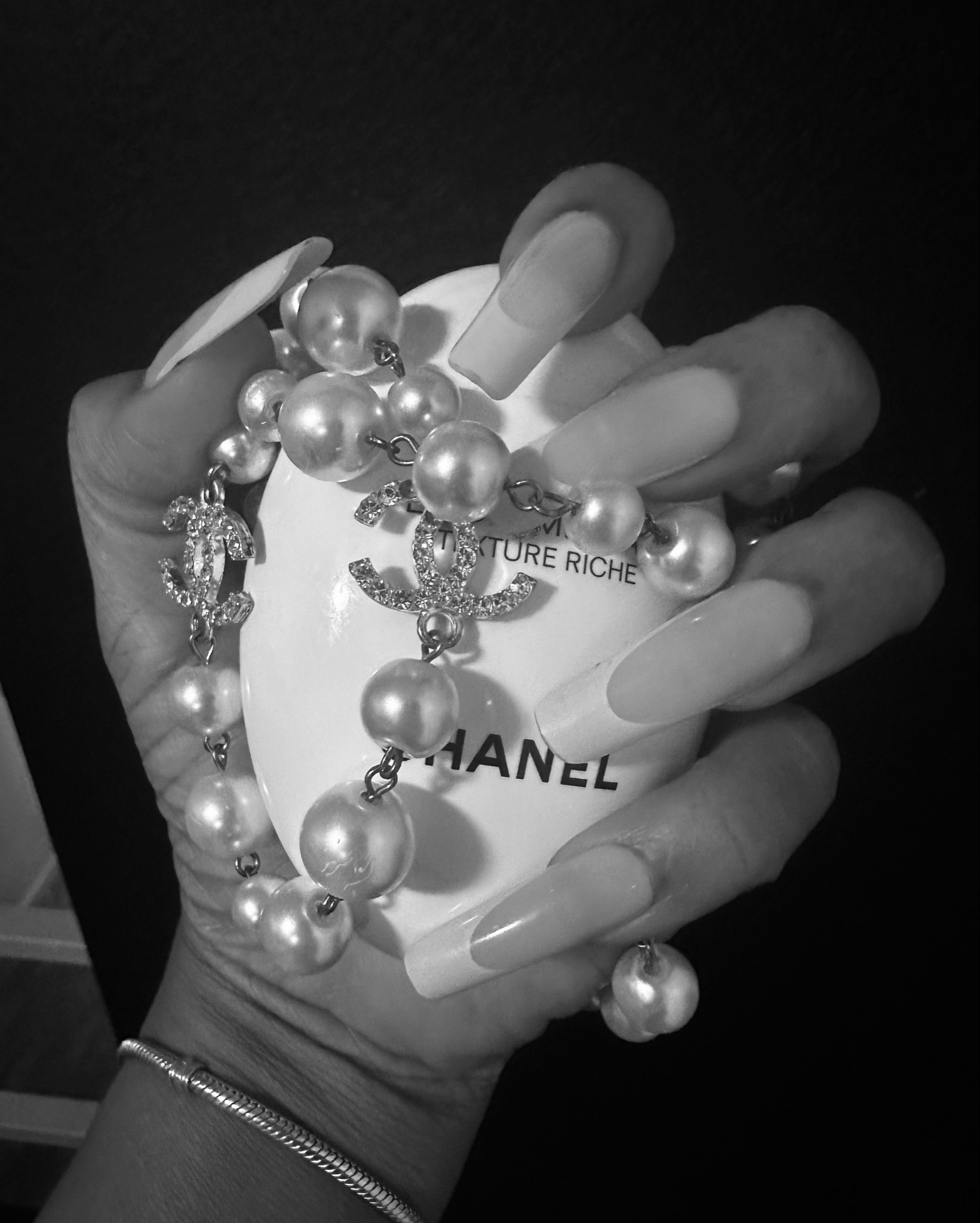 💫 Luxury in the palm of my hand ✨ Keeping it classic with CHANEL’s La Crème Main Texture Riche — because self-care deserves a little elegance. 🖤💅🏽 #ChanelBeauty #LuxuryEssentials #ChanelStyle @Chanel

#LTKBeauty #LTKGiftGuide #LTKOver40