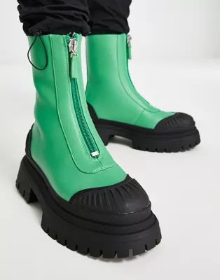 ASOS DESIGN – Chelsea-Stiefel aus grünem Kunstleder mit Reißverschluss vorne und Sohle in Sch... | ASOS (Global)