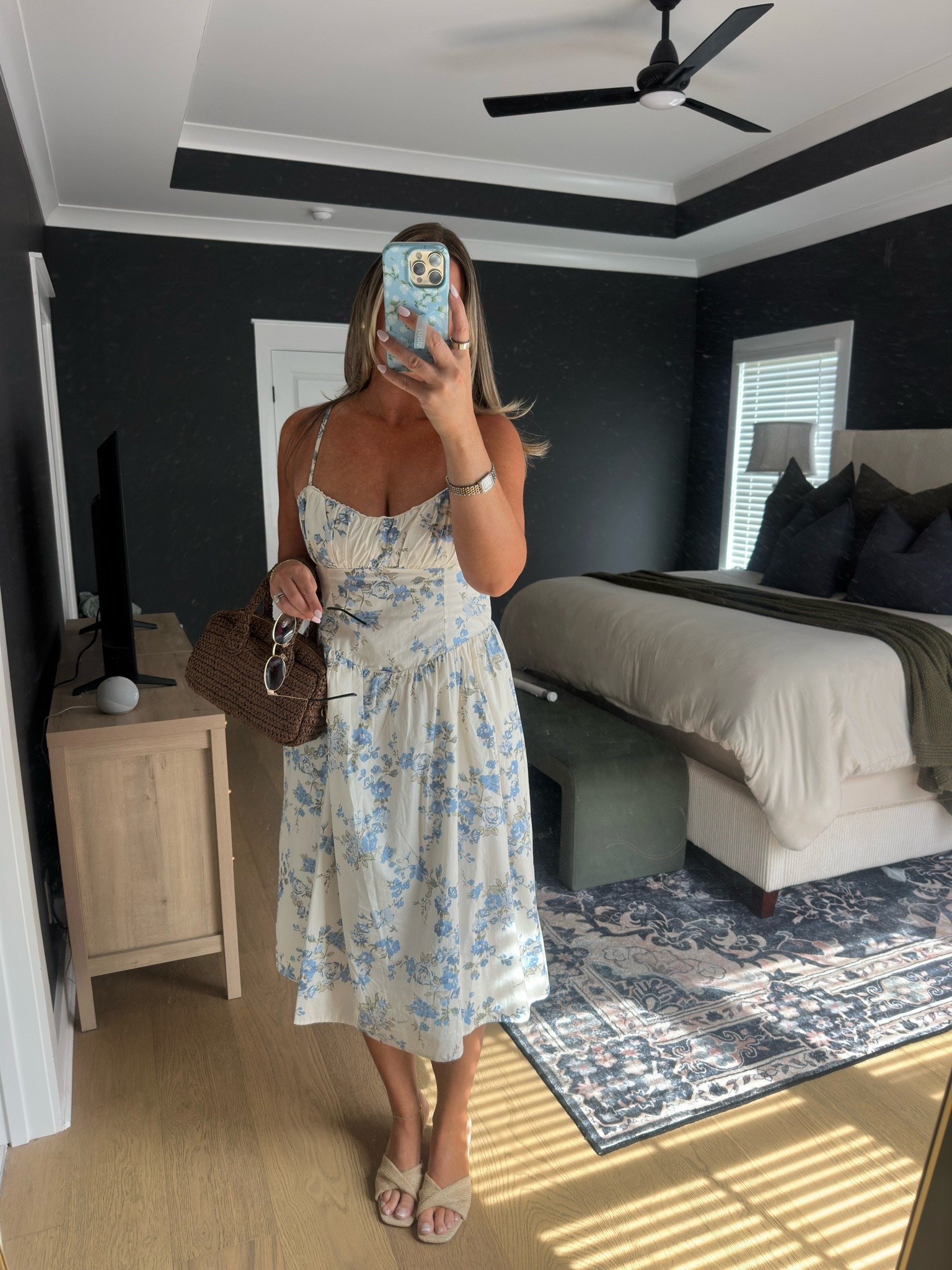 5’10” | size 8 
wearing a medium