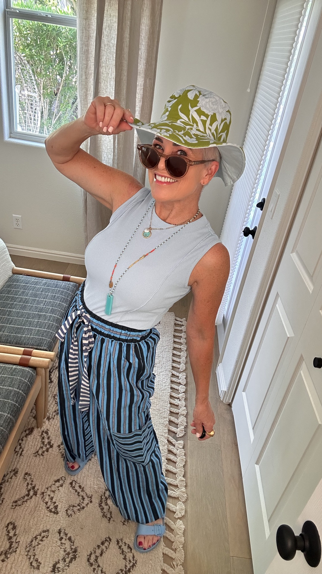 The HAPPIEST pants, and so VERSATILE and AFFORDABLE too!

#LTKootd #LTKOver40