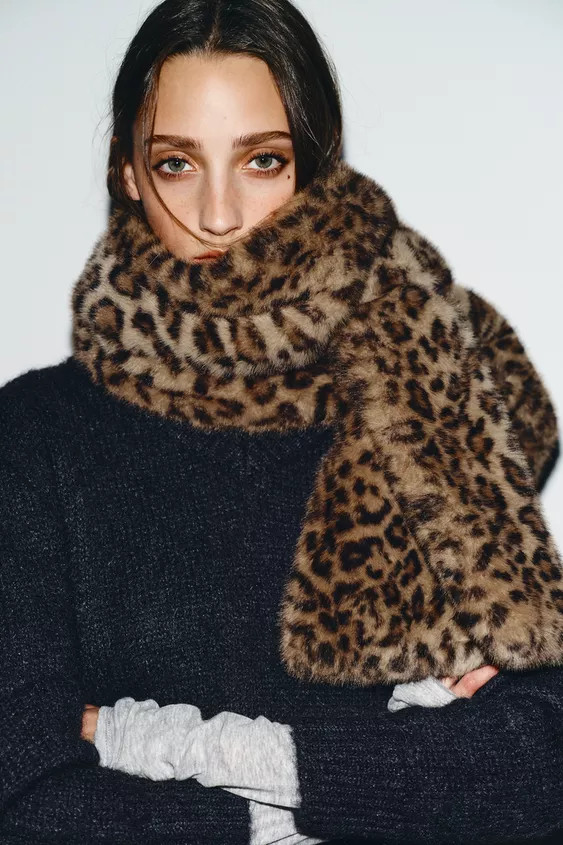 FAUX FUR ANIMAL PRINT SCARF | Zara US