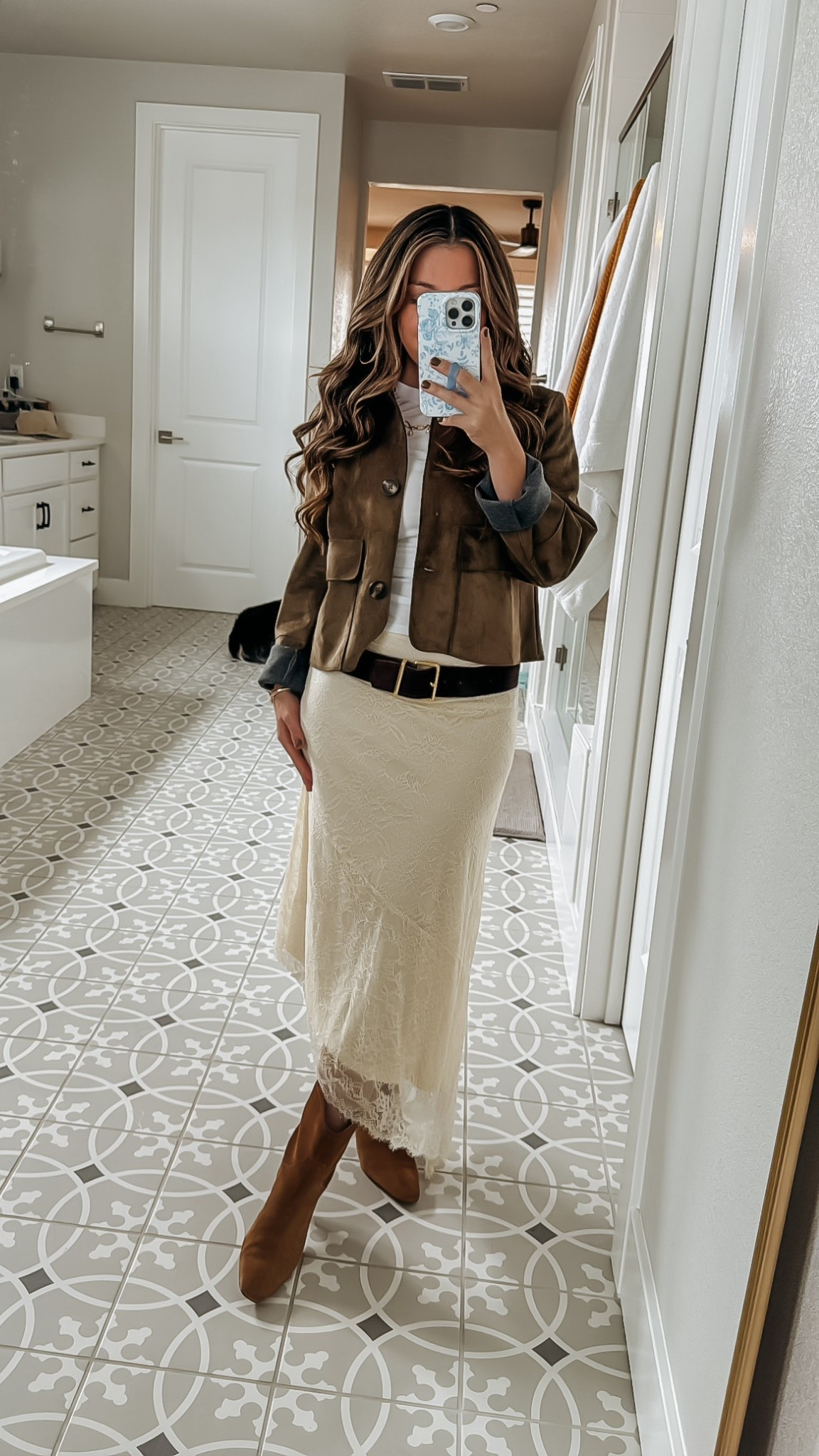 Fall outfit
Lace skirt
Suede jacket
Zara suede jacket
Date night outfit
Suede boots



#LTKPetite #LTKFindsUnder50 #LTKSeasonal