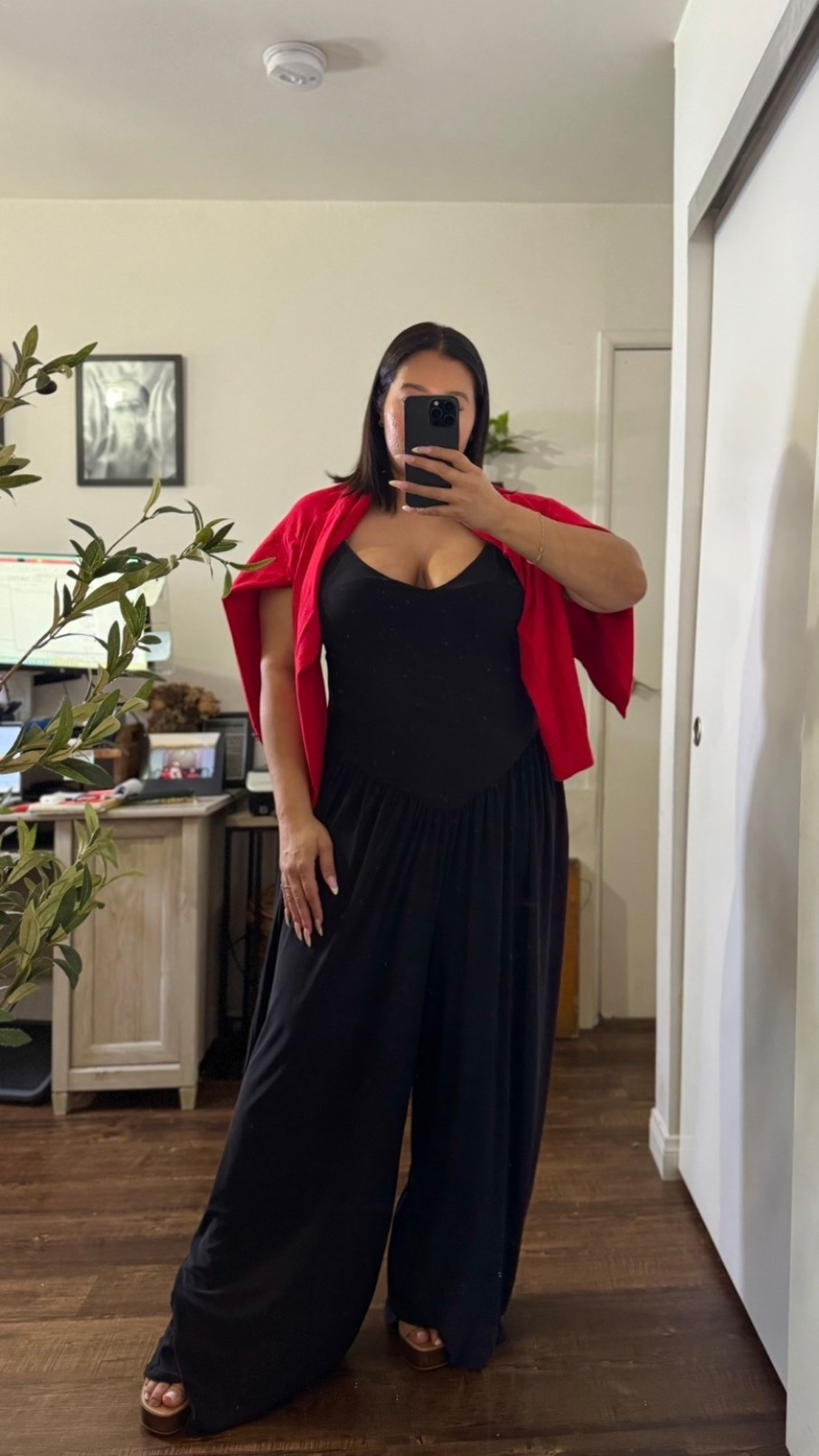 Express always comes through for me. It’s elevated, it’s effortless, and so curvy/ midsize friendly which is why I love express so much. I can breathe in all these pieces and the quality is so good. 
Cardigan - XL/ runs small/ size up/ great material / so comfortable 

Drop waist jumpsuit -XL/ runs big / I would size down ( I’m normally a large but I always size up when I’m in between / definitely size down / amazing material / has pockets / tummy friendly 

Midsize fashion
Midsize outfit 
Midsize dress
Curvy fashion 
Date night outfit 
Summer outfit 
Spring outfit 
Vacation outfit 
Brunch outfit 
Drop waist jumpsuit 
Jumpsuit 
Black outfit 
Elevated outfit 

#LTKootd #LTKMidsize #LTKPetite