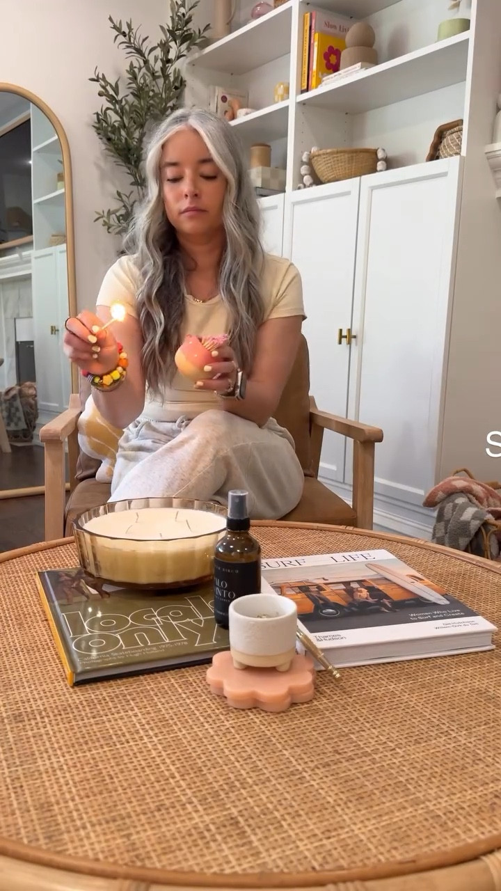 Spring Reset: living room edition ft. all my favorite happy colors! 💛🌸🤙🏽✨ I needed to bring some brightness back into our space… and now I’m fully in spring/summer mode 🌞🌼