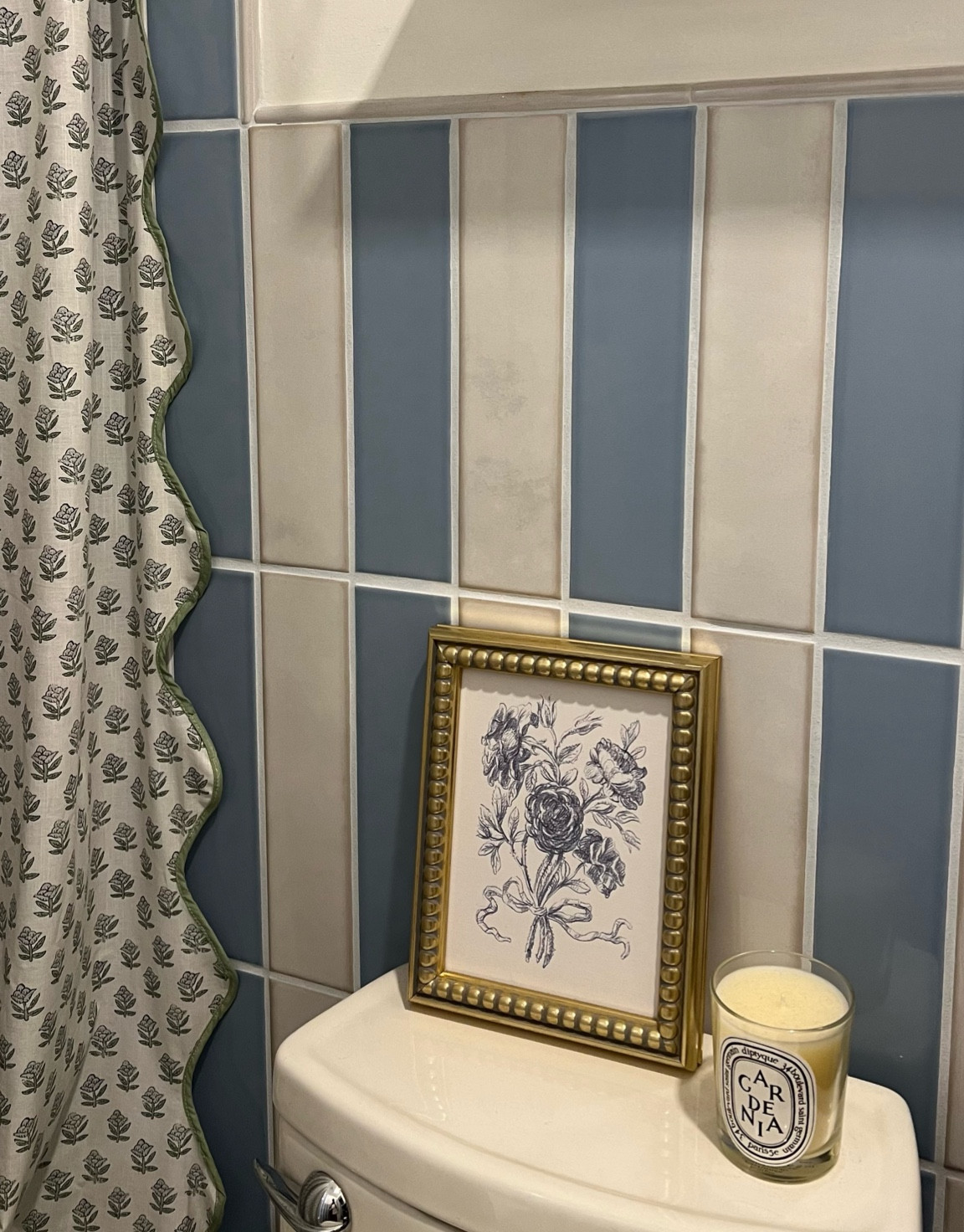 New bathroom art 💙🤍

#LTKFindsUnder50 #LTKHome