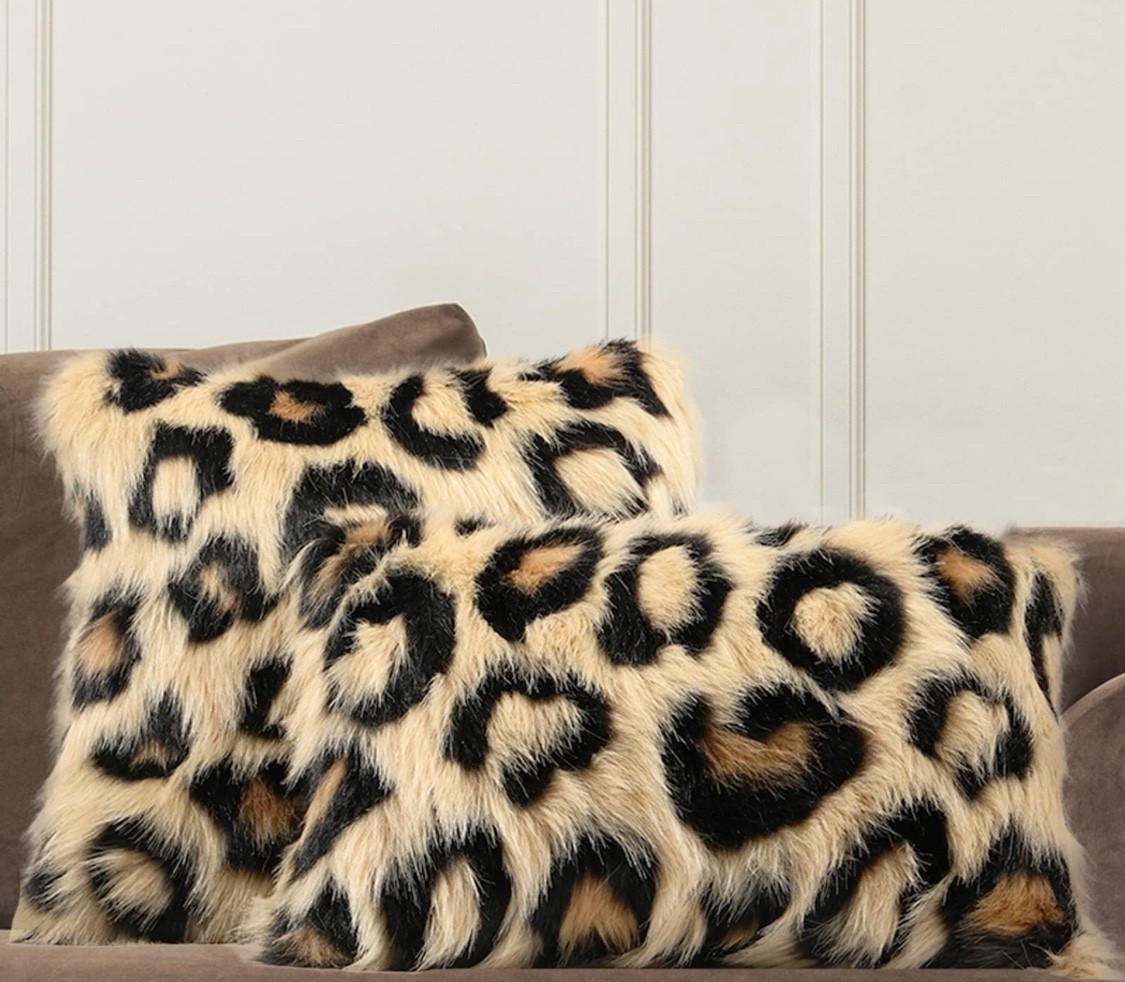 ✨ Cozy glam vibes ✨
Add a touch of wild luxury to your space with these shaggy leopard print faux fur pillow covers 🐆 Perfect for your sofa, bed, or a chic accent chair. Soft, bold, and oh-so-plush!

#HomeDecor #CozyVibes #LTKhome #AmazonFinds #ChicAndCozy

#LTKHome #LTKWedding #LTKFamily
