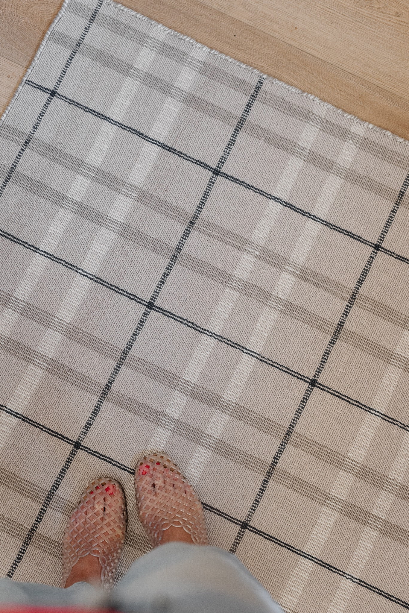 Current favorite: rug, shoes, jeans. 


McGee and Co, studio, McGee, rug, plaid, laundry room, indoor outdoor rug, jelly, shoes, Steve Madden, jelly flats, barrel, jeans, quince, denim, laundry room ￼

#LTKootd #LTKHome #LTKSeasonal