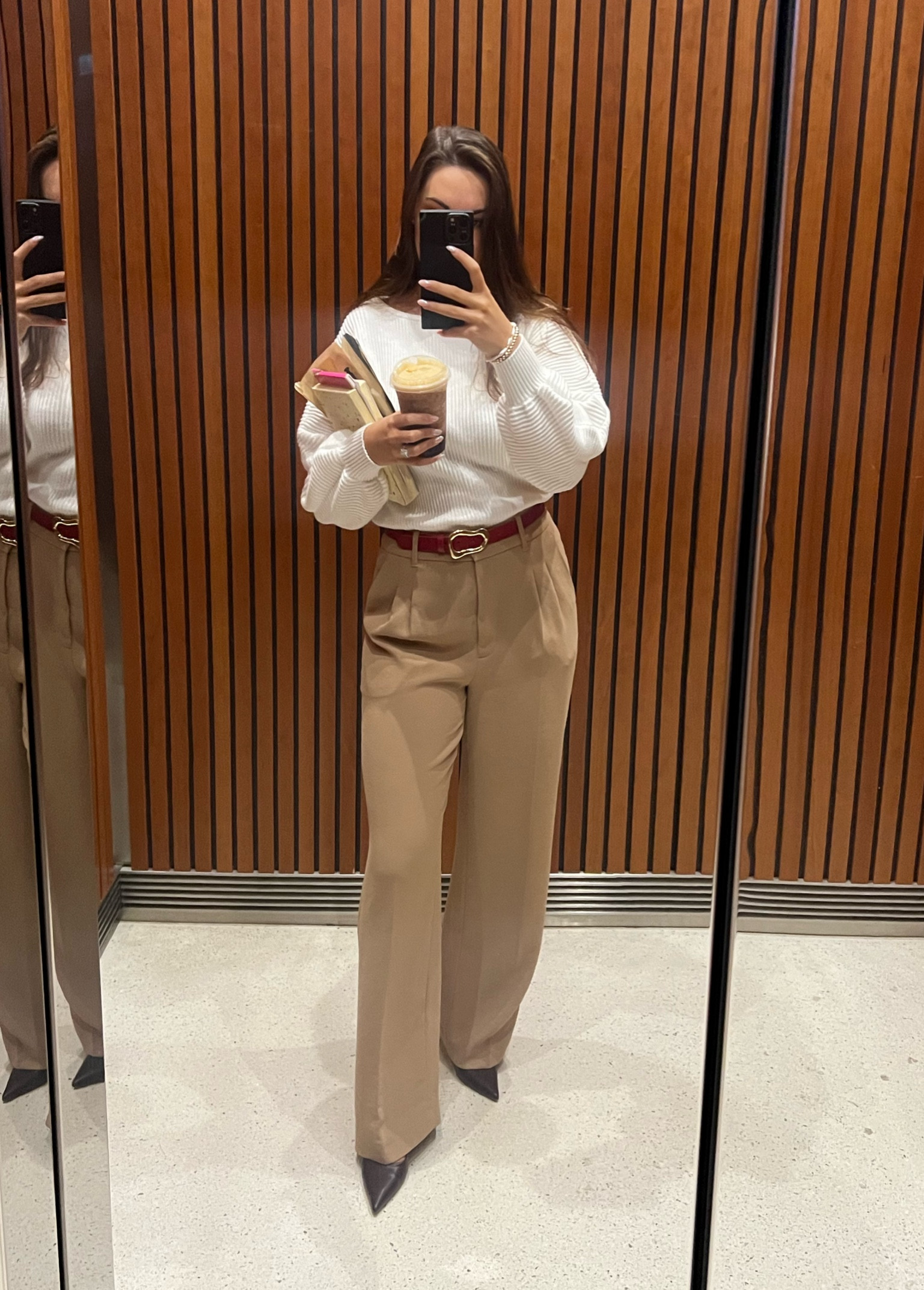 Corporate workwear for the working girlie

#LTKSeasonal #LTKWorkwear #LTKFindsUnder50