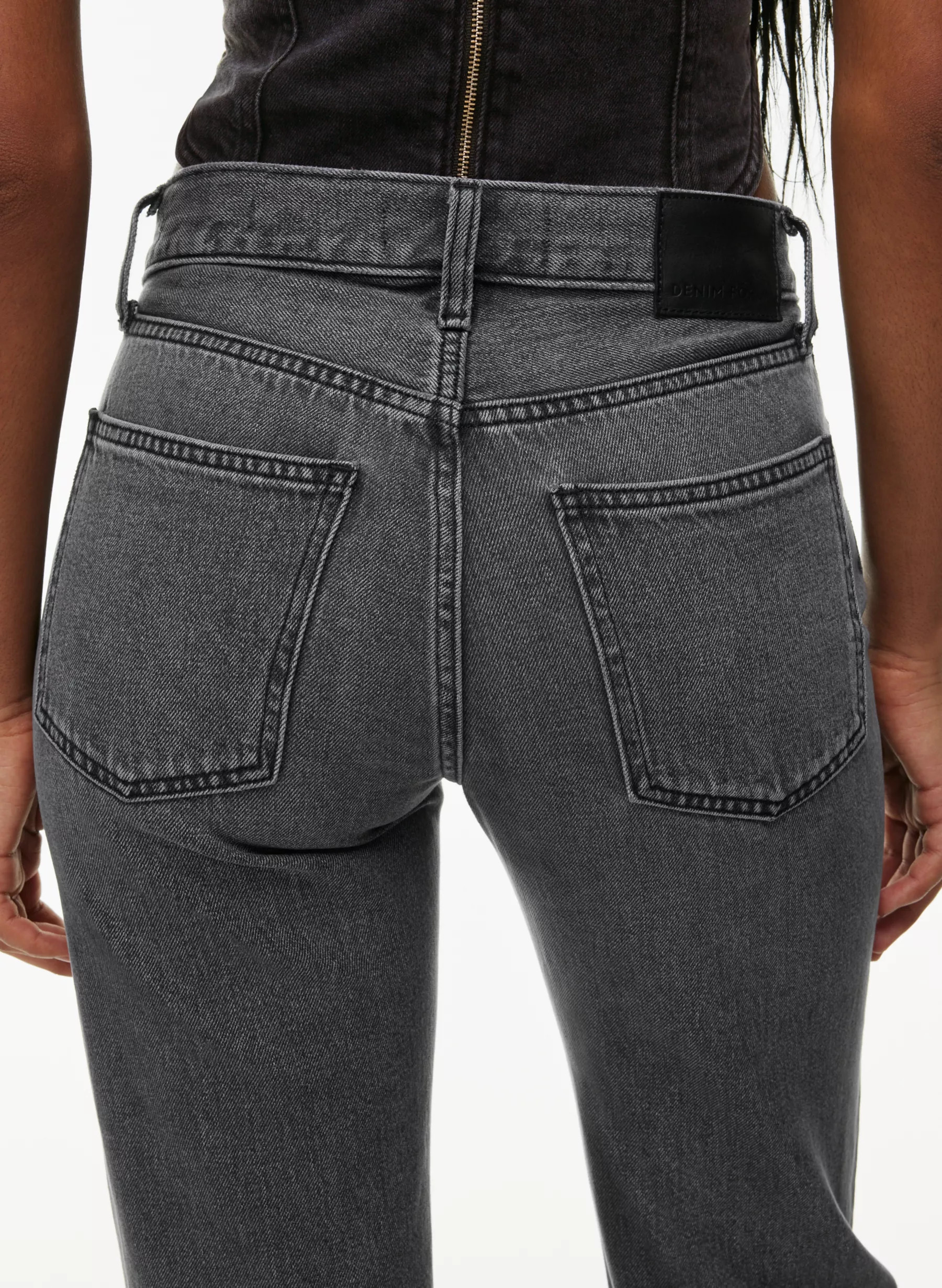 THE '90S JONI LO-RISE LOOSE JEAN | Aritzia