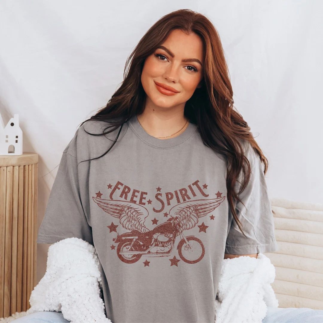 Free Spirit Motorcycle Graphic Tee Comfort Colors Tshirt Oversized Aesthetic Biker Tee Motorcycle... | Etsy (US)