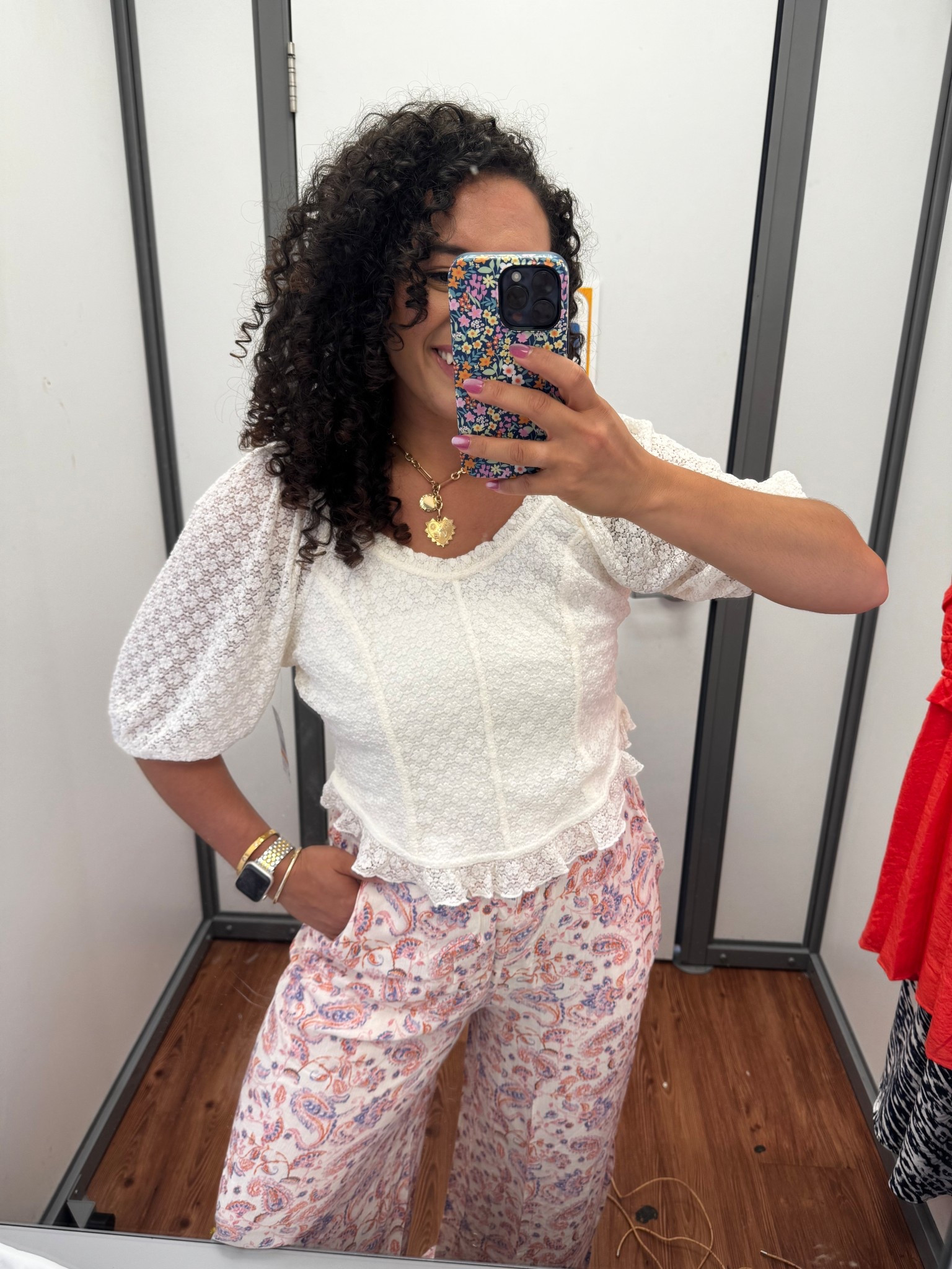 This Jessica Simpson top at Walmart the detail it’s so pretty wearing a large but ordered a medium 

#LTKStyleTip #LTKMidsize #LTKSaleAlert