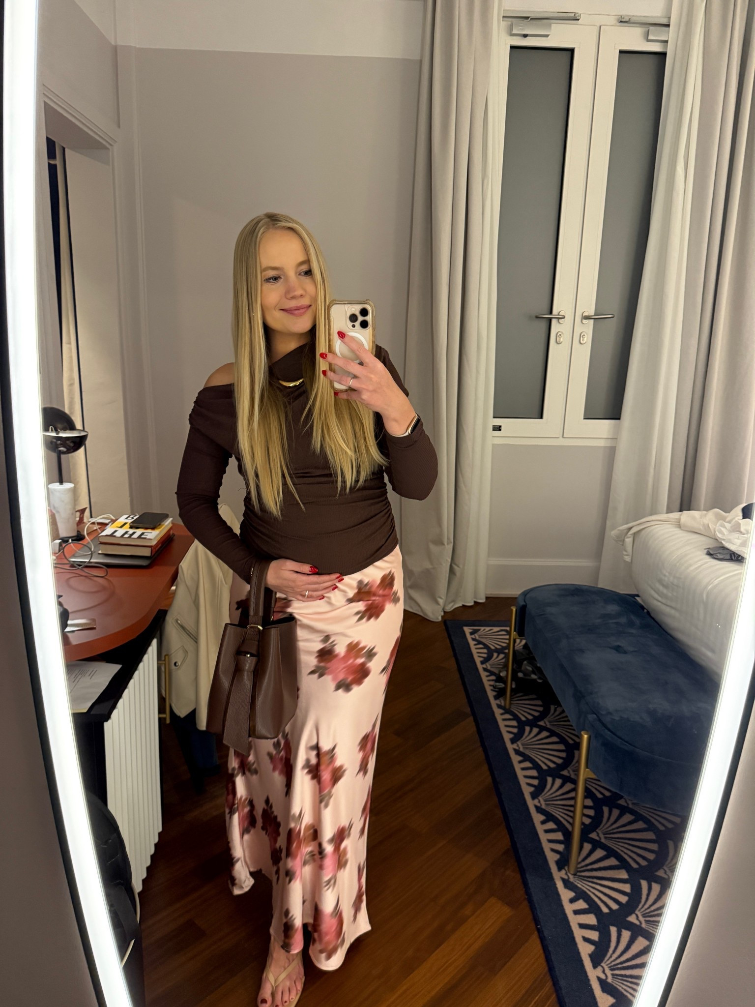 Will be wearing stretchy shirts for the foreseeable future 🤰🏼but love styling slip skirts with the bump! Currently can’t get enough of this floral skirt 😍


Maternity outfit ideas 
Date night outfit 

#LTKWorkwear #LTKStyleTip #LTKFindsUnder100