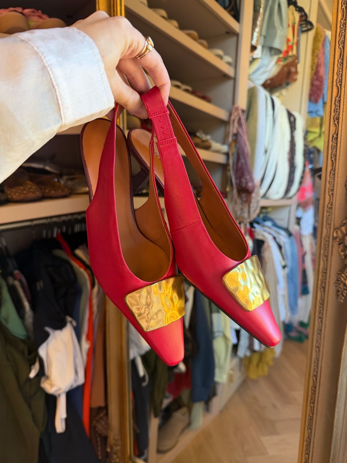 Love these statement shoes for fall & holiday outfits! 

#LTKStyleTip #LTKShoeCrush