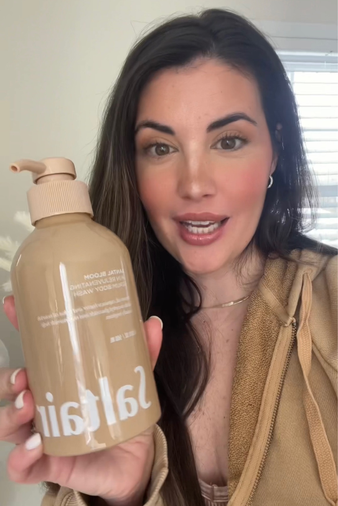 The smell of this is sooooo delish!!! Santal Bloom! I also have pink beach and that’s yummy too! And so aesthetically pleasing! #beige

#LTKbeauty