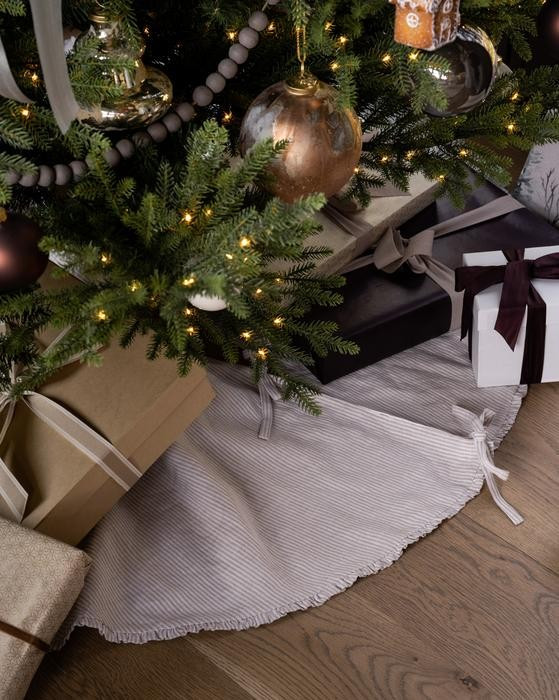 Ruffle Border Linen Tree Skirt | McGee & Co.