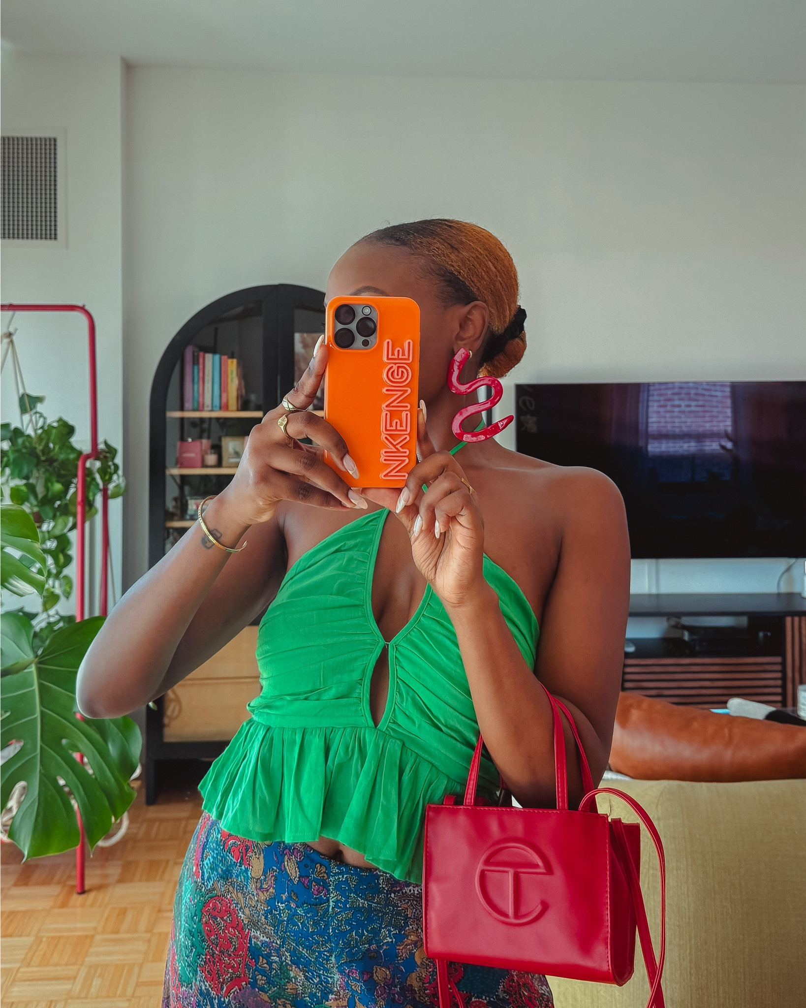 Loving my new custom phone case. ❤️
Earrings by @anubyanu_ on IG

#LTKFindsUnder100 #LTKItBag #LTKFindsUnder50
