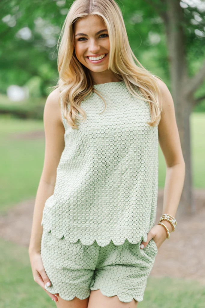 The Kira Chartreuse Textured Scalloped Set | The Mint Julep Boutique