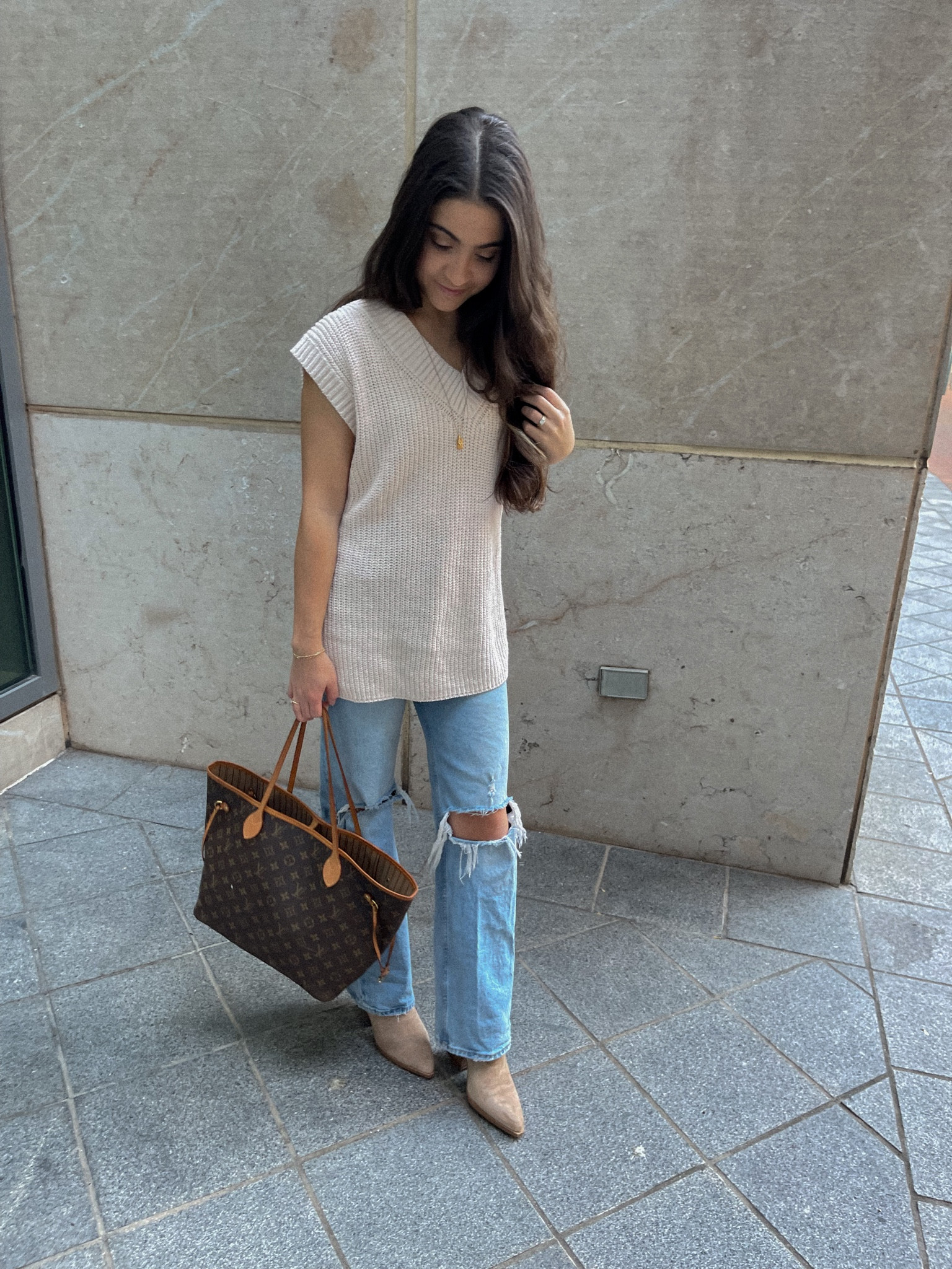 Sweater vest
Fall outfit
Casual style

#LTKunder100 #LTKunder50 #LTKSeasonal