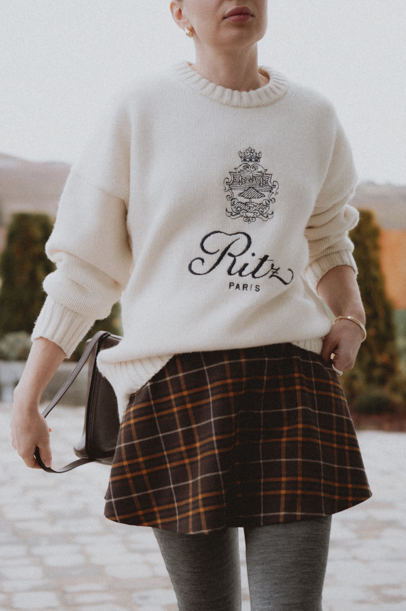 You guys. FRAME + Ritz cashmere sweater is restocked and if it’s been on your wishlist forever just grab it. I’ve had it for 2 years and it’s amazing. It always sells out, goes up in price every year and has a great resale value. It’s oversized by design being a unisex piece but never looks frumpy imho. 

#LTKootd #LTKSeasonal #LTKGiftGuide