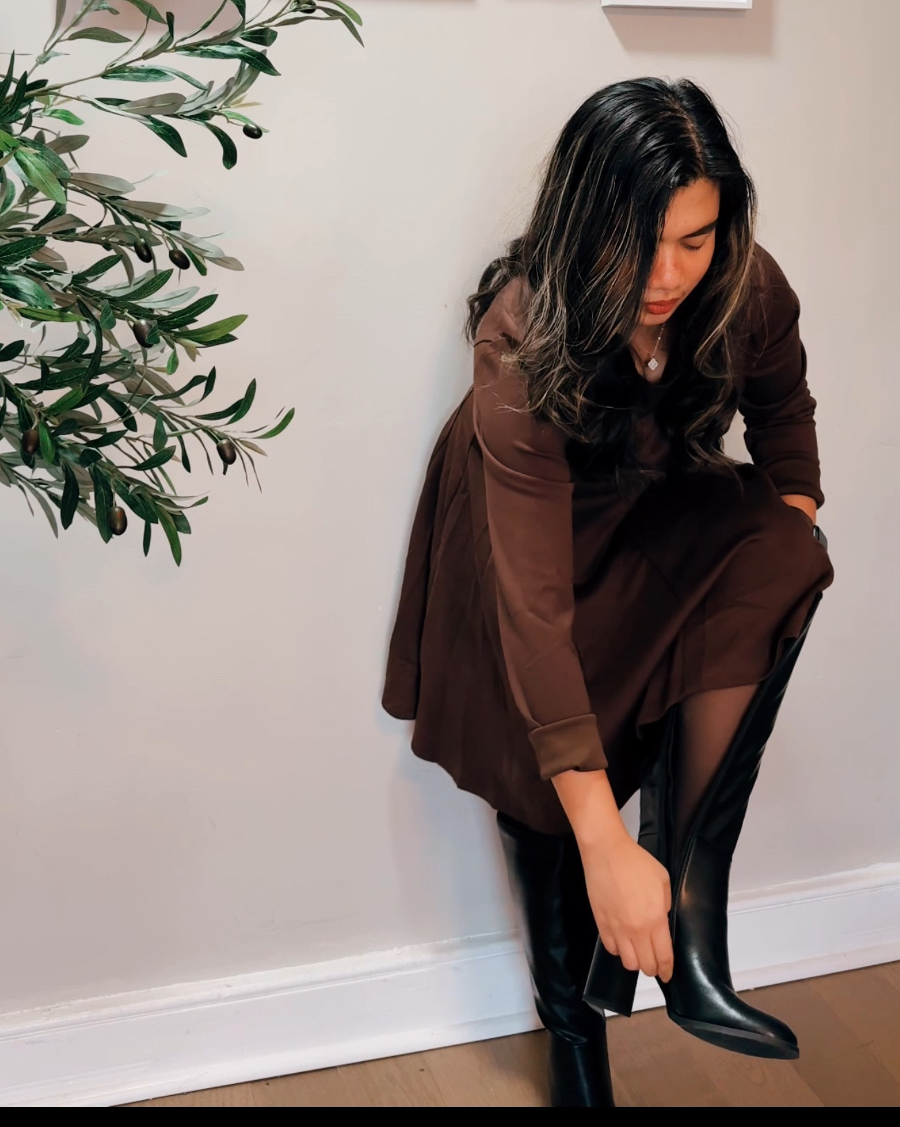 Unboxed my new fall dress 🤎 and had way too much fun styling it — WDYT?? boots or sandals? blazer or sweater? belted mini or flowy chic? 🍂

This dress is so versatile for coffee dates, layering, or just twirling around at home 🤭 Best part? You can grab it right on Amazon!

👢 @dreampairsshoes 
👠 @justfabonline 

#gifted #zesica #amazonfashion #fallootd #grwm #styleinspo #fallstyle2025 #amazonfinds

#LTKFallSale #LTKSeasonal #LTKStyleTip
