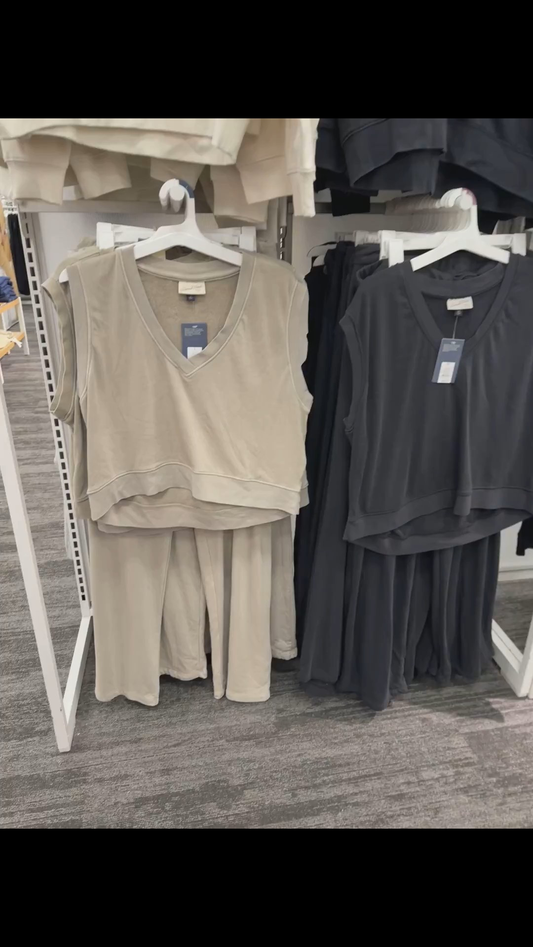 What an adorable and comfortable lounge set to run errands or take the kids to school! 

#LTKActive #LTKSeasonal #LTKFindsUnder50