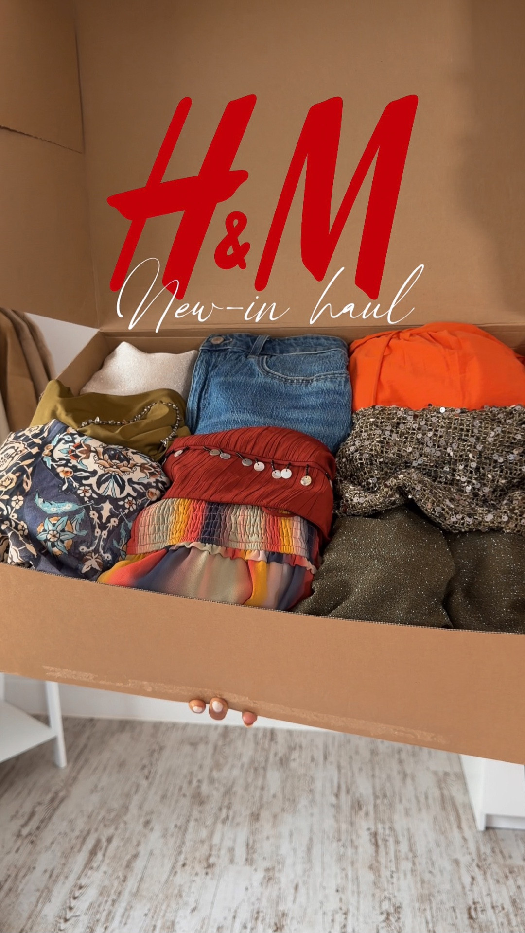 H&M NEW-IN HAUL!! ✨❤️‍🔥🌶️🫒

H&M just keeps getting better & better & better!!! 😱 The glittery khaki dress!? I can’t deallll! & the white culottes WOW!!! I will be wearing these for the foreseeable 😍🤍 I’m in awe of all the gorgeous tops they keep bringing out!! 

Only thing I will say is … With the khaki swimsuit make sure you unclip the bead waistband BEFORE putting it on!!! 😅😅 I spent the first 20 mins of this reel re-beading it back together because I snapped it and all the beads went flying everywhere 🤣🤭

#LTKsummer #LTKuk #LTKstyletip