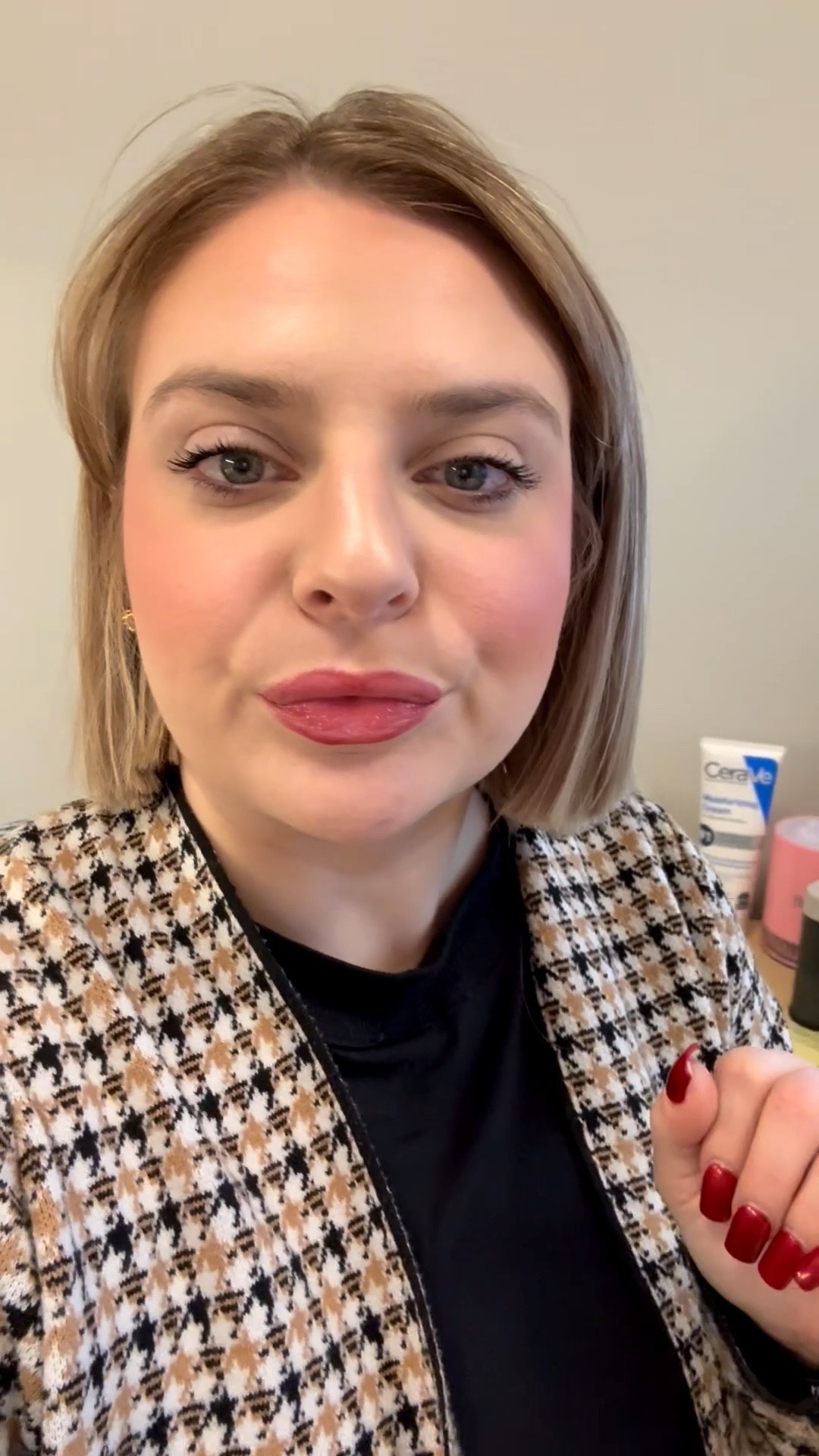 Lippy of the Day💋
Liner in Cuff Me
Gloss in Bubblegumm

#LTKgrwm #LTKmorningroutine #LTKBeauty