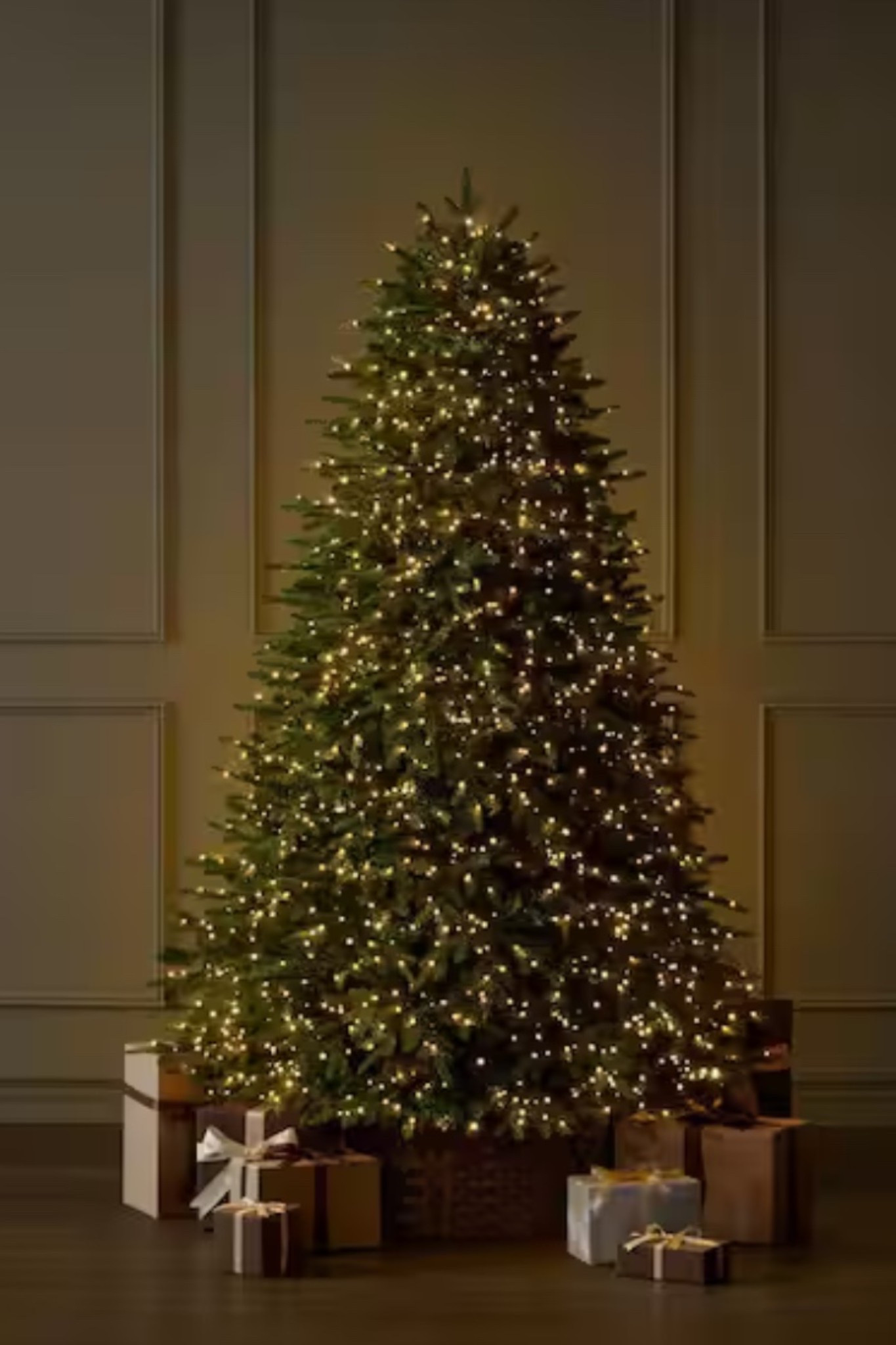 I’ve done my research and this is the viral Christmas tree. Buy it before it sells out!!

#LTKSeasonal #LTKHoliday #LTKHome