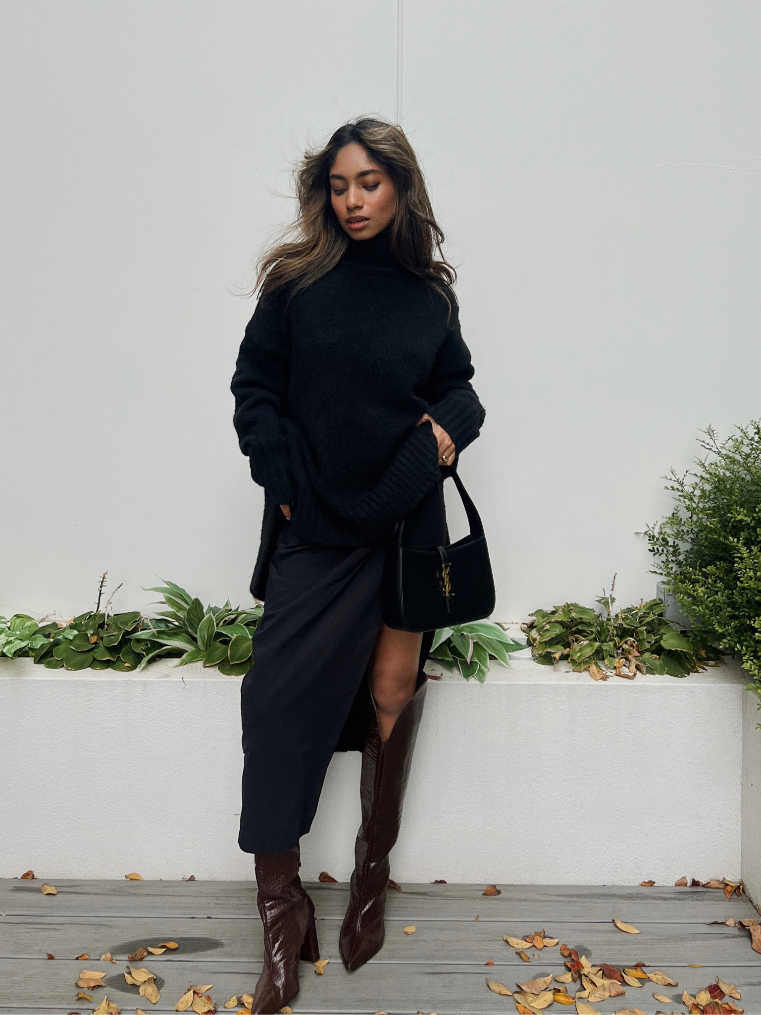 Winter cosy outfit. Oversized sweaters are everything especially when it’s black! 

#LTKaustralia #LTKFind #LTKfit