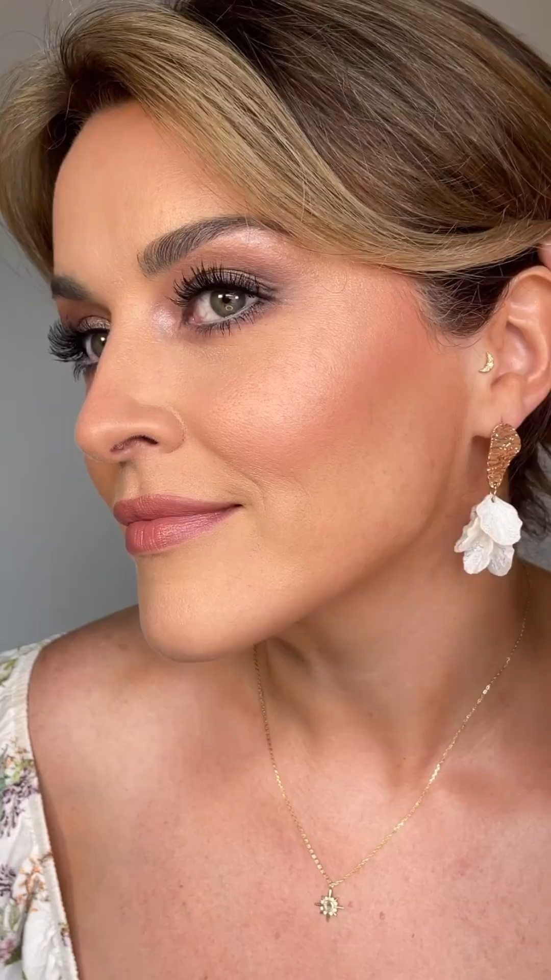 Shop this soft romantic look ✨ See precise name list below and anything that I can’t source on LTK shops is also outlined for your referral elsewhere x 

Remember you get up to 20% off on Look Fantastic with my code LFTFKERRYHARVEY 🛍️

One of my recent go to looks and I adore this palette … another beaut from Natasha Denona 💕

✨Chanel Sheer Healthy Glow Highlight Fluid in SunKissed
✨Bare Minerals BarePRO No 11
✨Natasha Denona Retro Palette 
✨SOSU Hidden Agenda Lashes 
✨ Charlotte Tilbury Matte Blush Wand in pillow Talk Pink Pop  / Beauty Light Wand  in Pillow Talk 
✨NARS translucent powder in Crystal 
✨MAC lip pencil in Whirl 
✨Charlotte Tilbury In Love with Olivia lipstick 
✨ Concealor is by Luna by Lisa but not available on LTK shops x 

#LTKbeauty #LTKFind