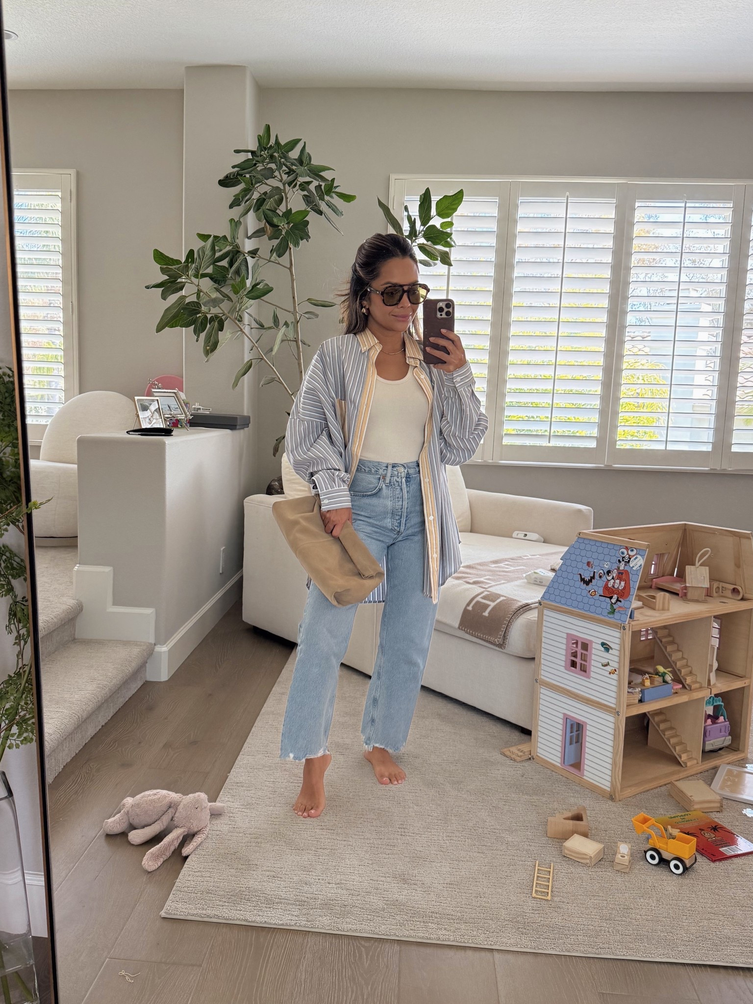 Casual Friday outfit
Shirt - Old (linked similar)
Jeans - 24



Spring outfit 2025, casual chic outfit, jeans and oversized shirt

#LTKFindsUnder100 #LTKItBag #LTKStyleTip