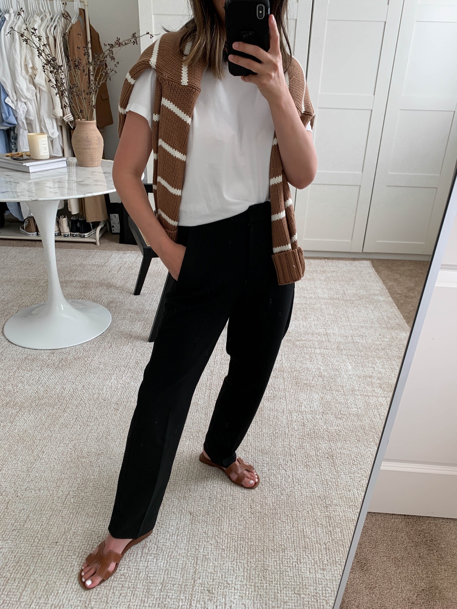 Love the Kate pant from J.Crew. The petite length is perfection- cannot recommend enough. They come in several colors and under $100.

Tee- Everlane medium
Trouser- J.Crew petite 0
Sandals- Hermès 35
Sweater- Jenni Kayne xs




#LTKunder100