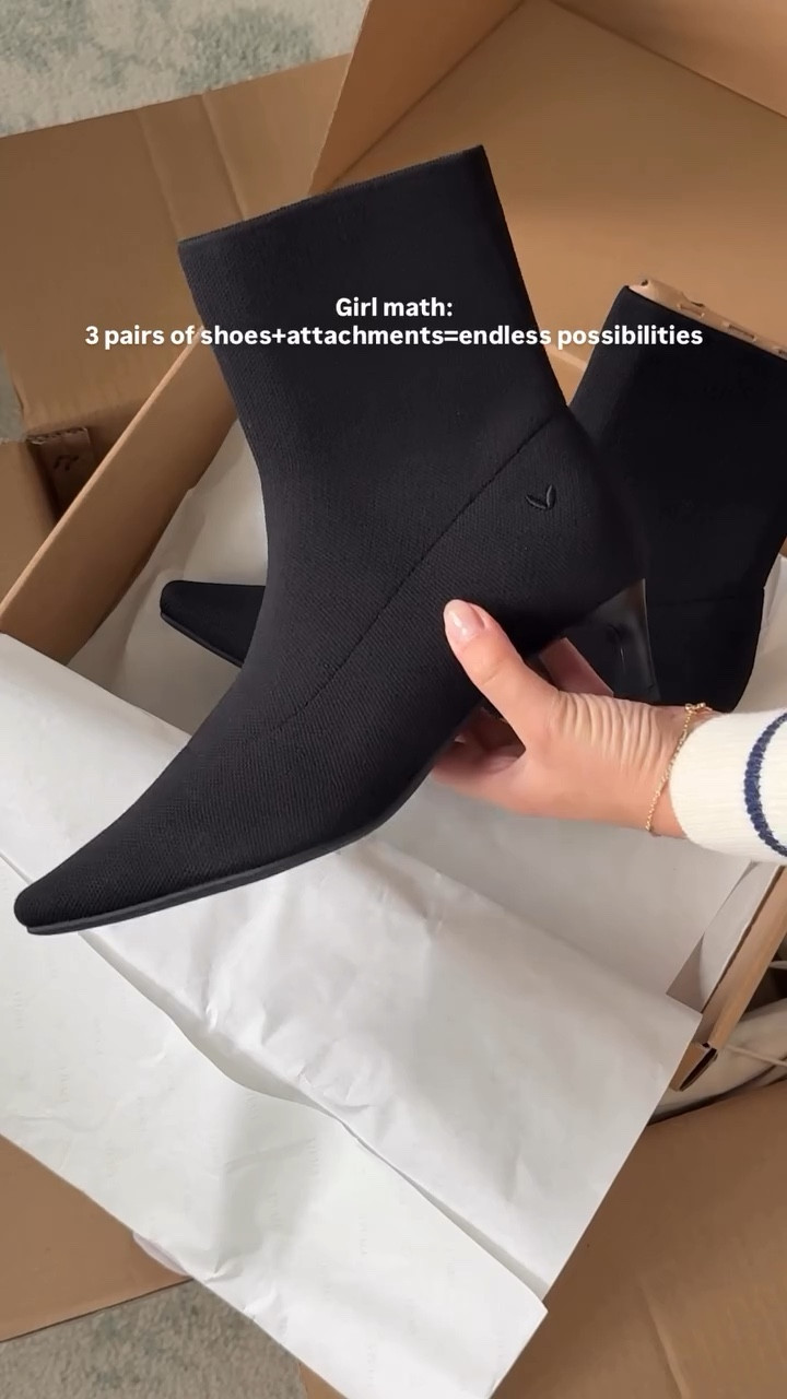 I stocked up for Fall and now I can’t wait for it to get colder @vivaia_official 

These are some of the most comfortable shoes I’ve owned-and the mix and match possibilities are endless ♾️

All products linked in in LTK

#vivaia #fallshoes #autumnstyle #unboxing #shoeshaul #ugc #ugccreator