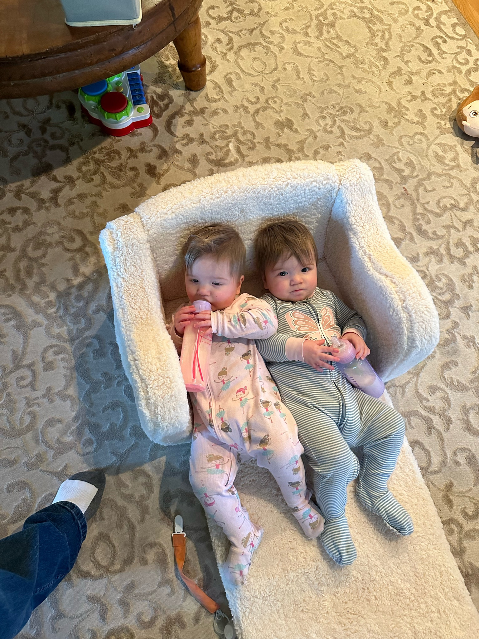 Baby loungers 