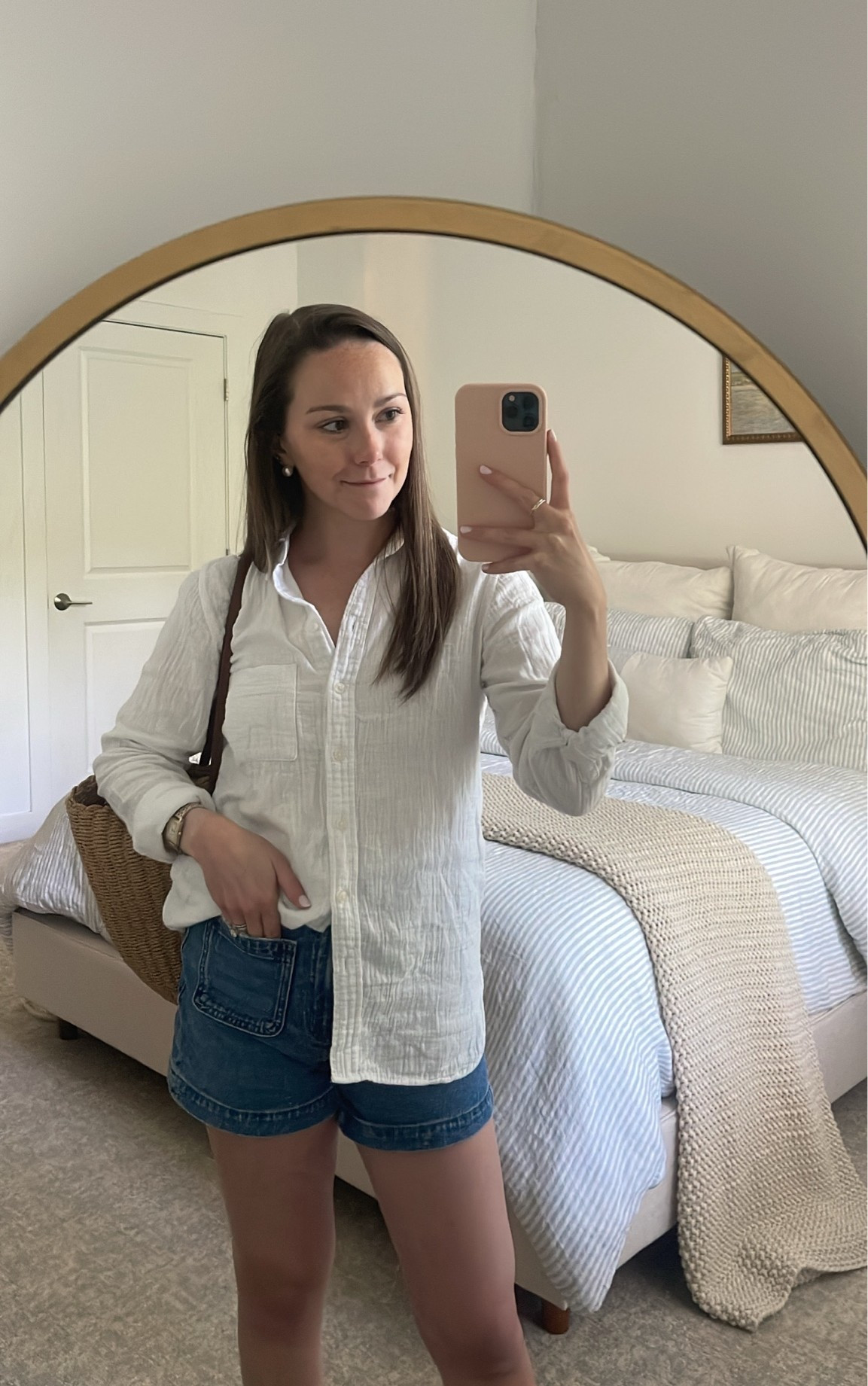 casual ootd for coffee and errands ☕️🤍

#LTKootd #LTKSeasonal #LTKPetite