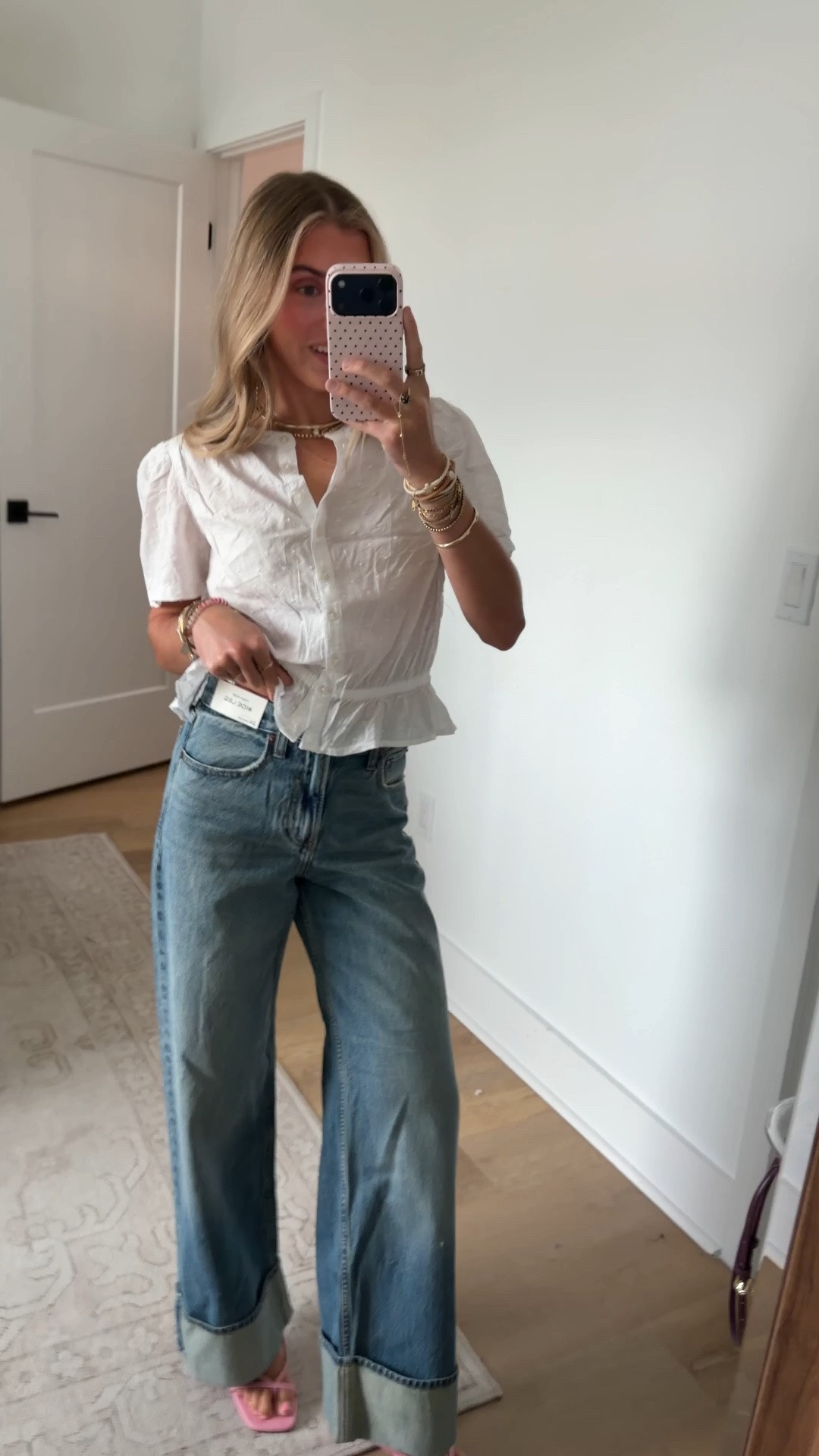 @abercrombie size 24 High Rise Wide Leg Cuffed Jean

Our classic wide leg fit in a medium-dark wash with a cuffed hem. Features a high rise that is relaxed at the waist and hips and widens into a full-length leg shape. For comparison, it’s wider than our High Rise Loose Jean. Made from our Lightweight Rigid fabric with no stretch to give a drapier look and added comfort. This jean was designed to give a clean line over the shoe

#LTKootd #LTKSaleAlert #LTKdayinmylife
