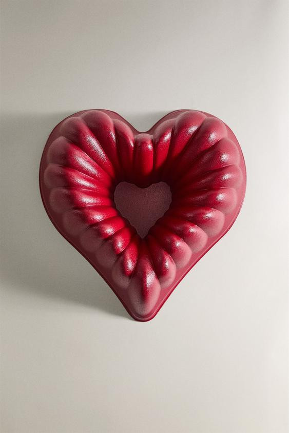 CHRISTMAS HEART BAKING MOLD | Zara US
